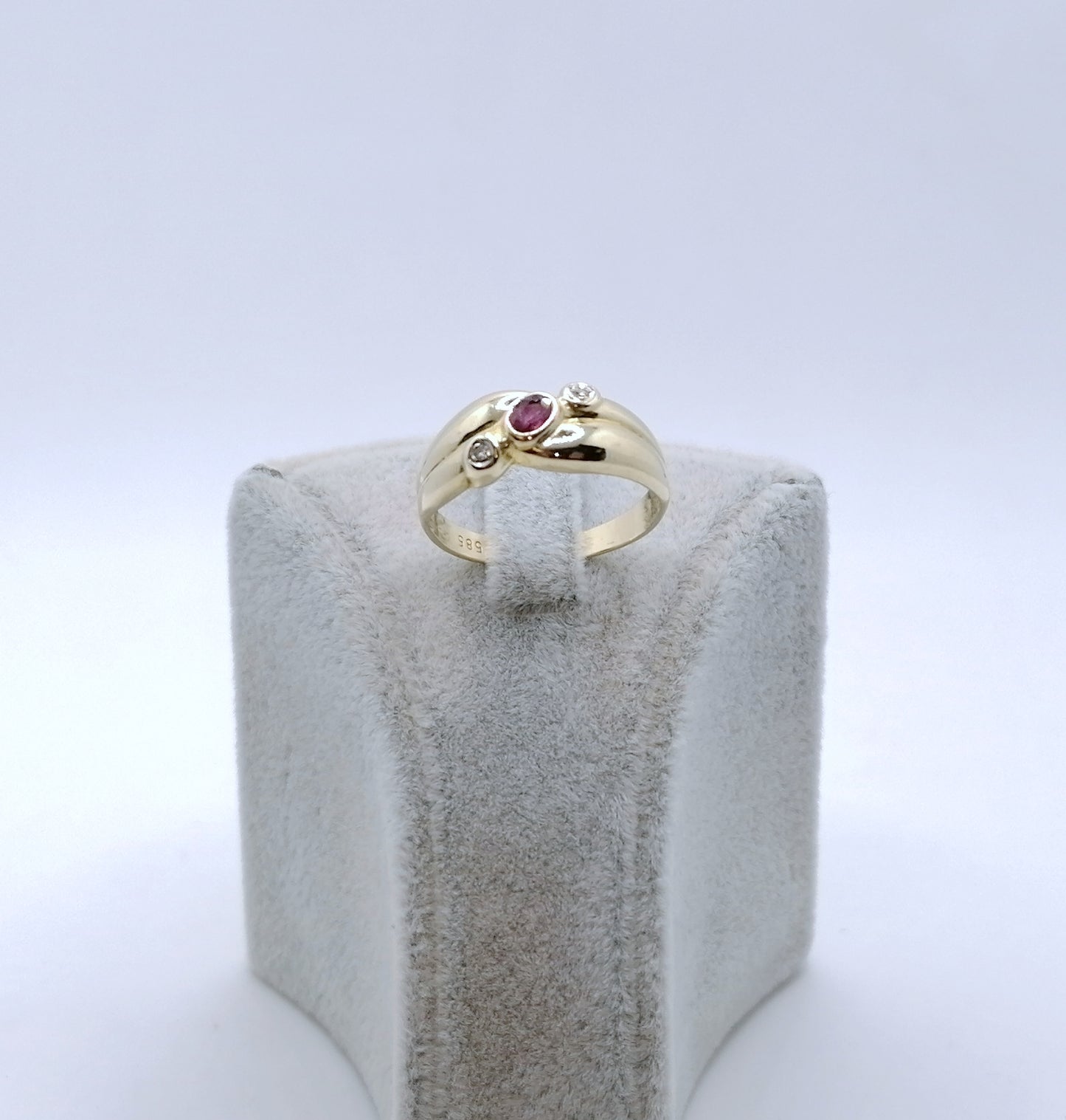 Ring Gold 585er mit Rubin und Diamantsplitter Gr. 60