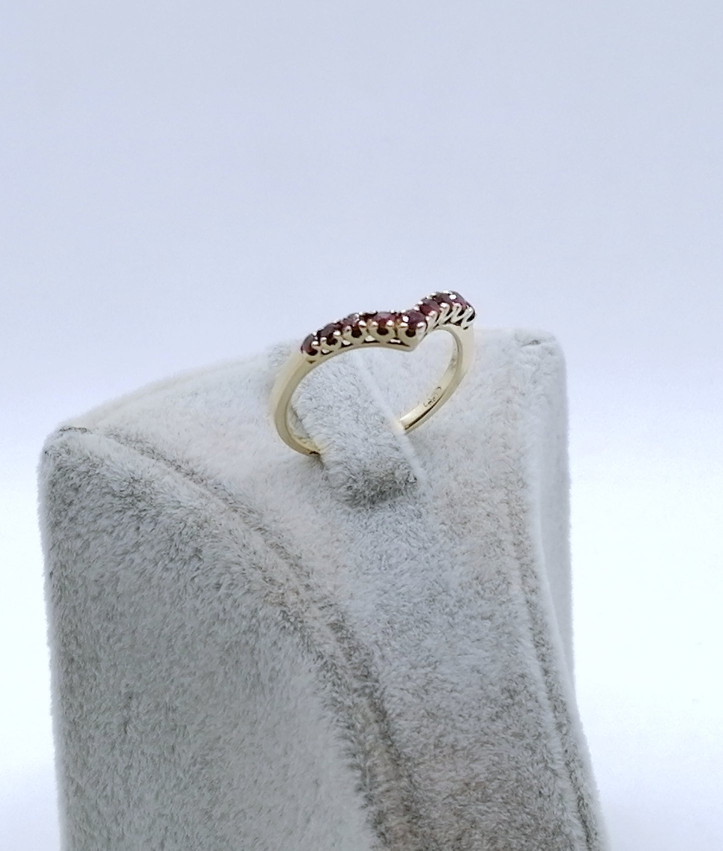 Ring Gold 585er mit Rubin Steinchen Gr. 53