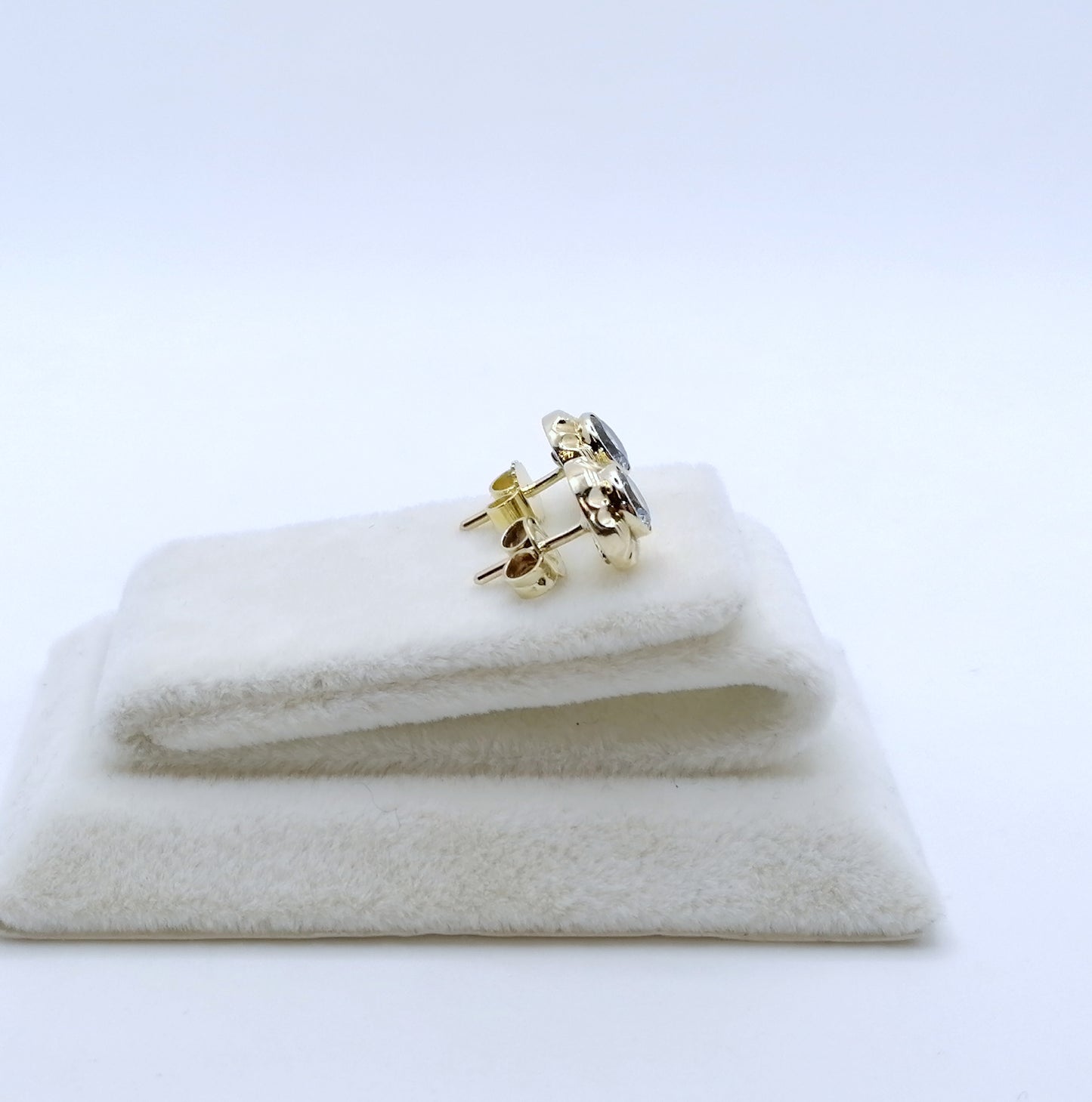Ohrringe 333er Gold mit Spinell