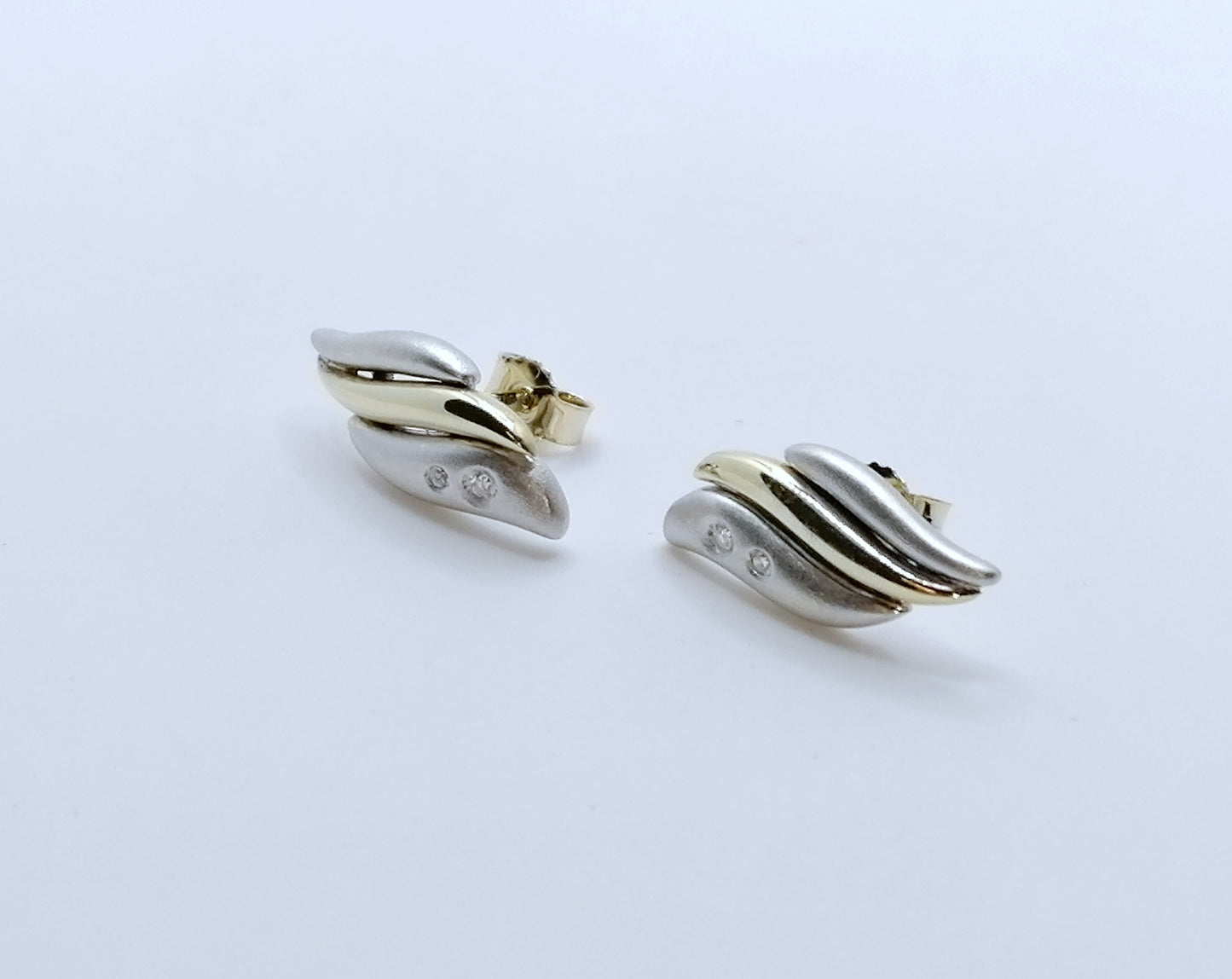 Ohrstecker 333er Gold Gelbgold Weißgold mit Diamantsplitter