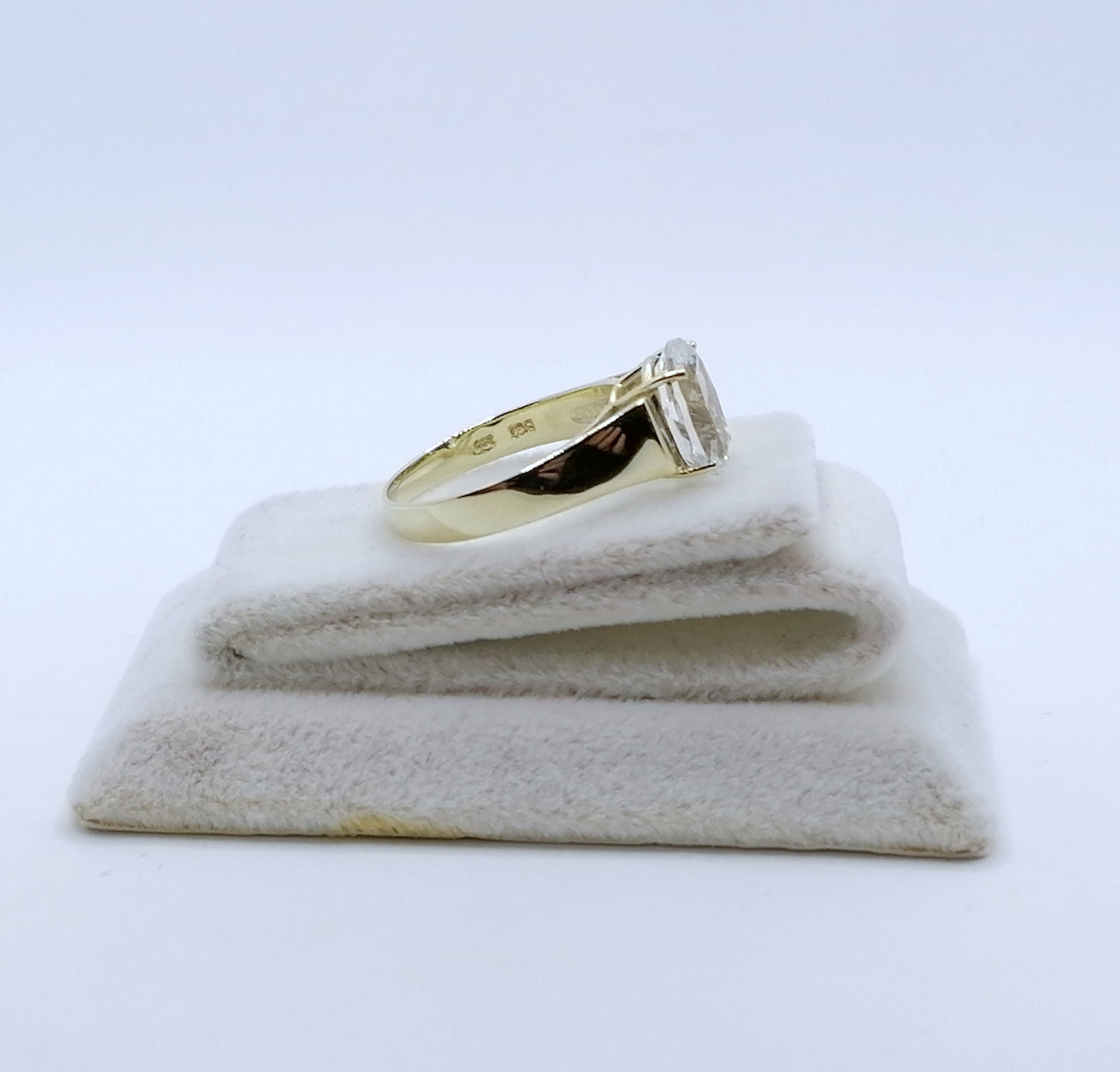 Ring Gold 333 mit Kristallquarz Gr. 57