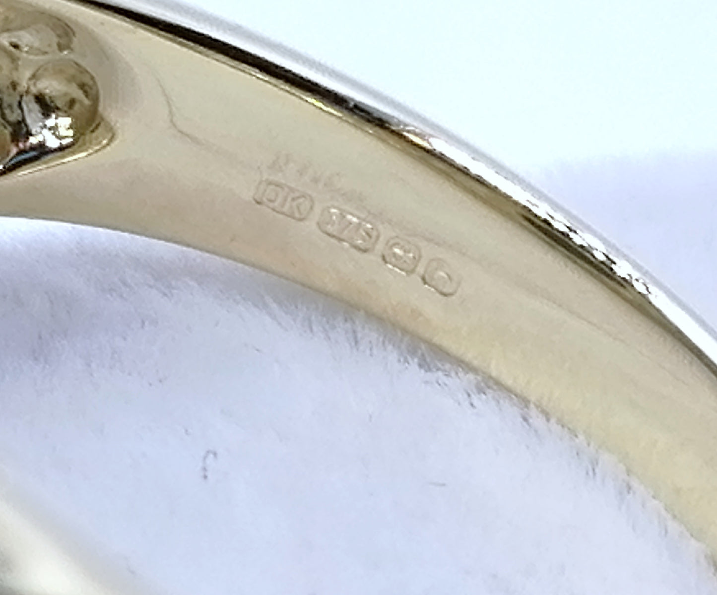 Englischer Ring Gold 375er mit Malachit