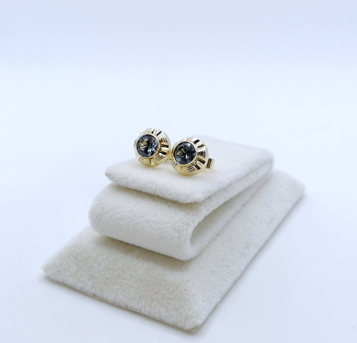 Ohrringe 333er Gold mit Spinell