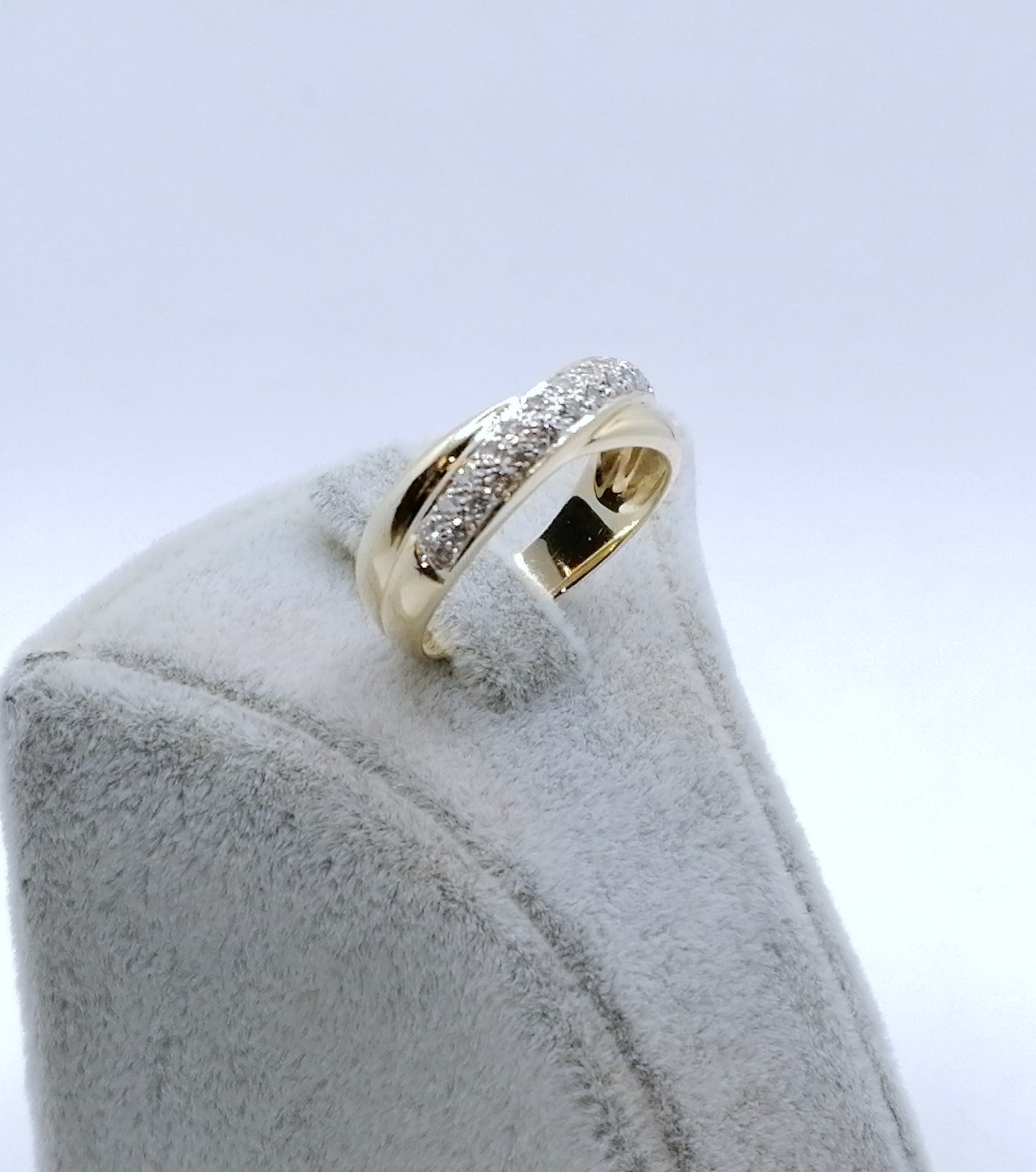 Ring Gold 585er mit funkelnden Diamanten Gr. 57
