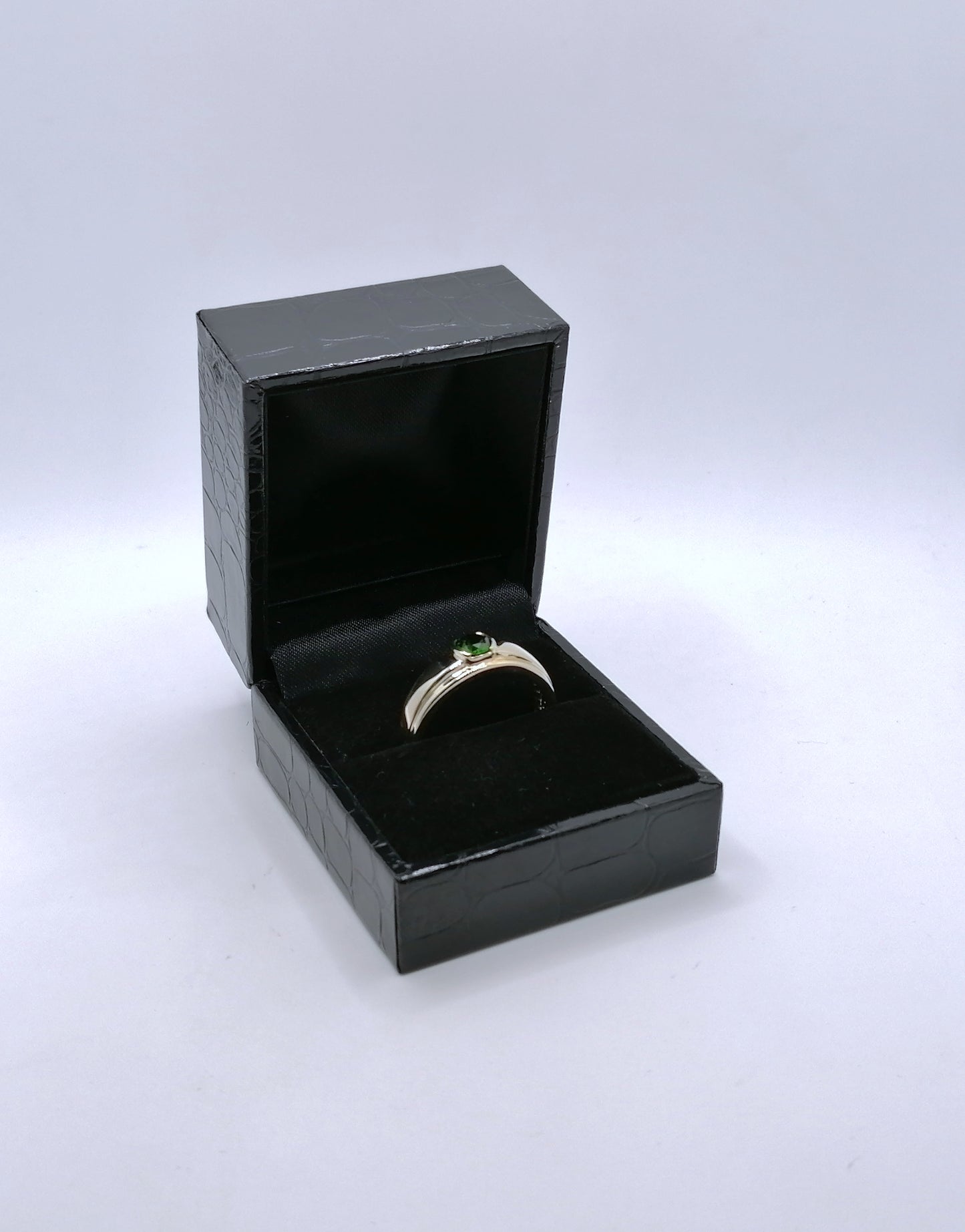 Ring Gold 375er mit Diopsid