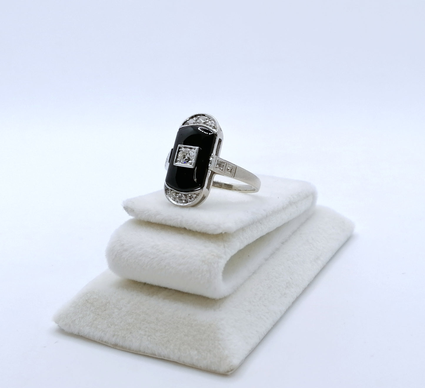 Ring Art Deco 585er Weißgold mit Onyx und Brillant Gr. 53