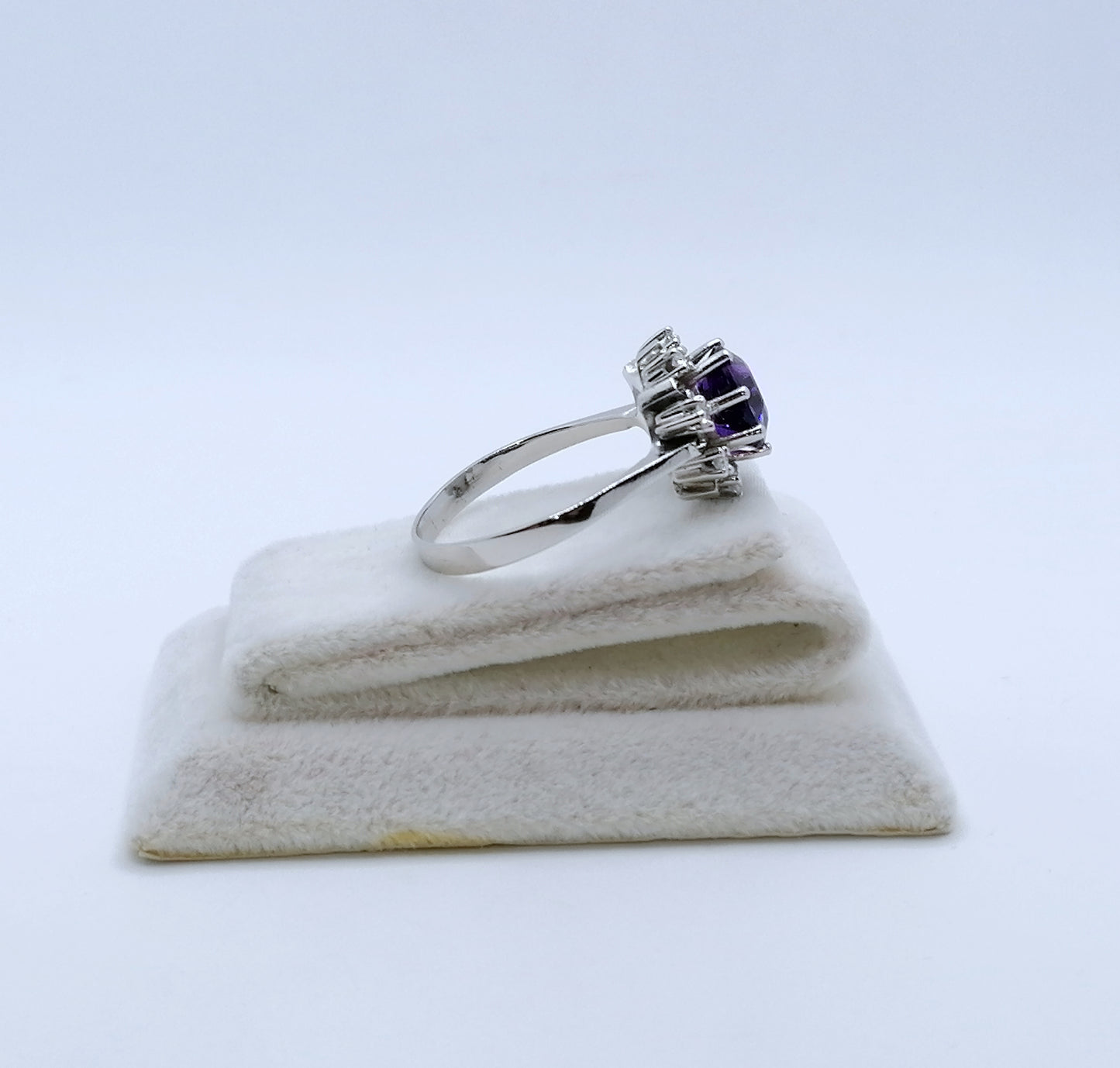 Ring Gold 585er mit Amethyst und Brillanten Gr. 63