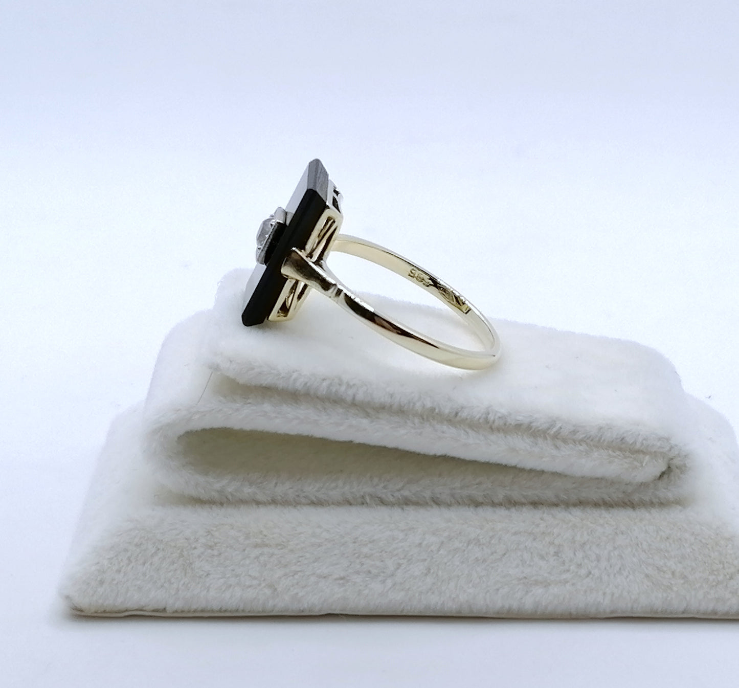 Ring Art Deco Gelbgold 585er mit Onyx und Brillant Gr. 57