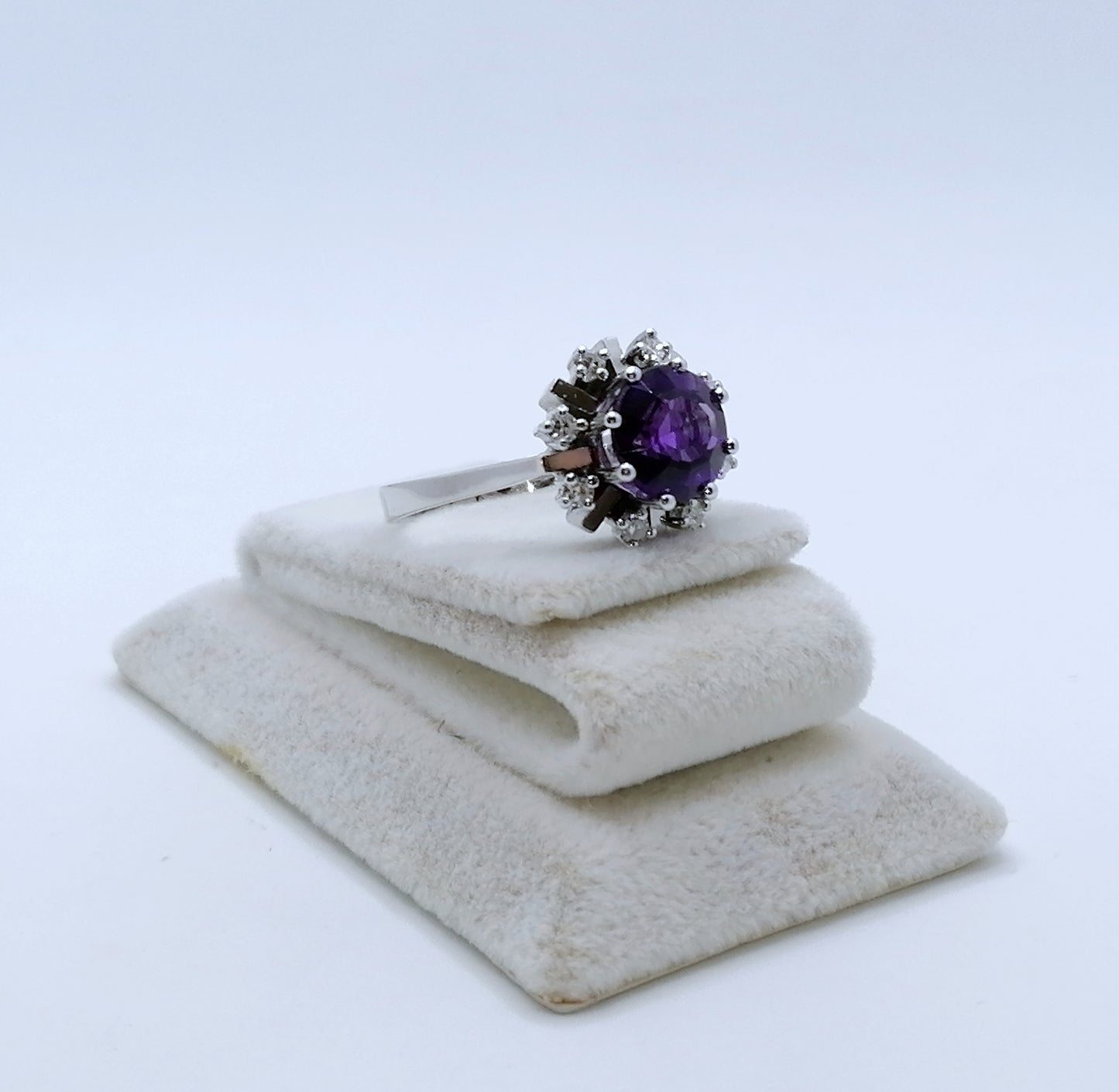 Ring Gold 585er mit Amethyst und Brillanten Gr. 63