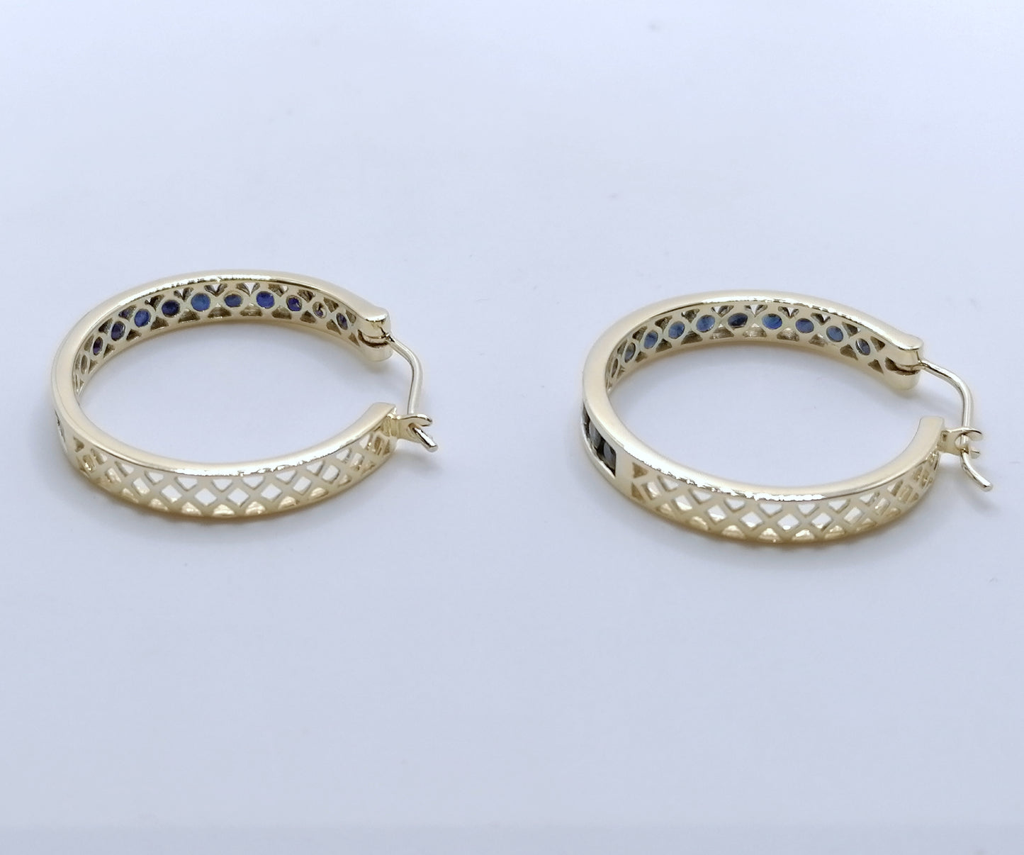 Creolen mit Saphir Edelsteinen 585er Gold Ohrringe