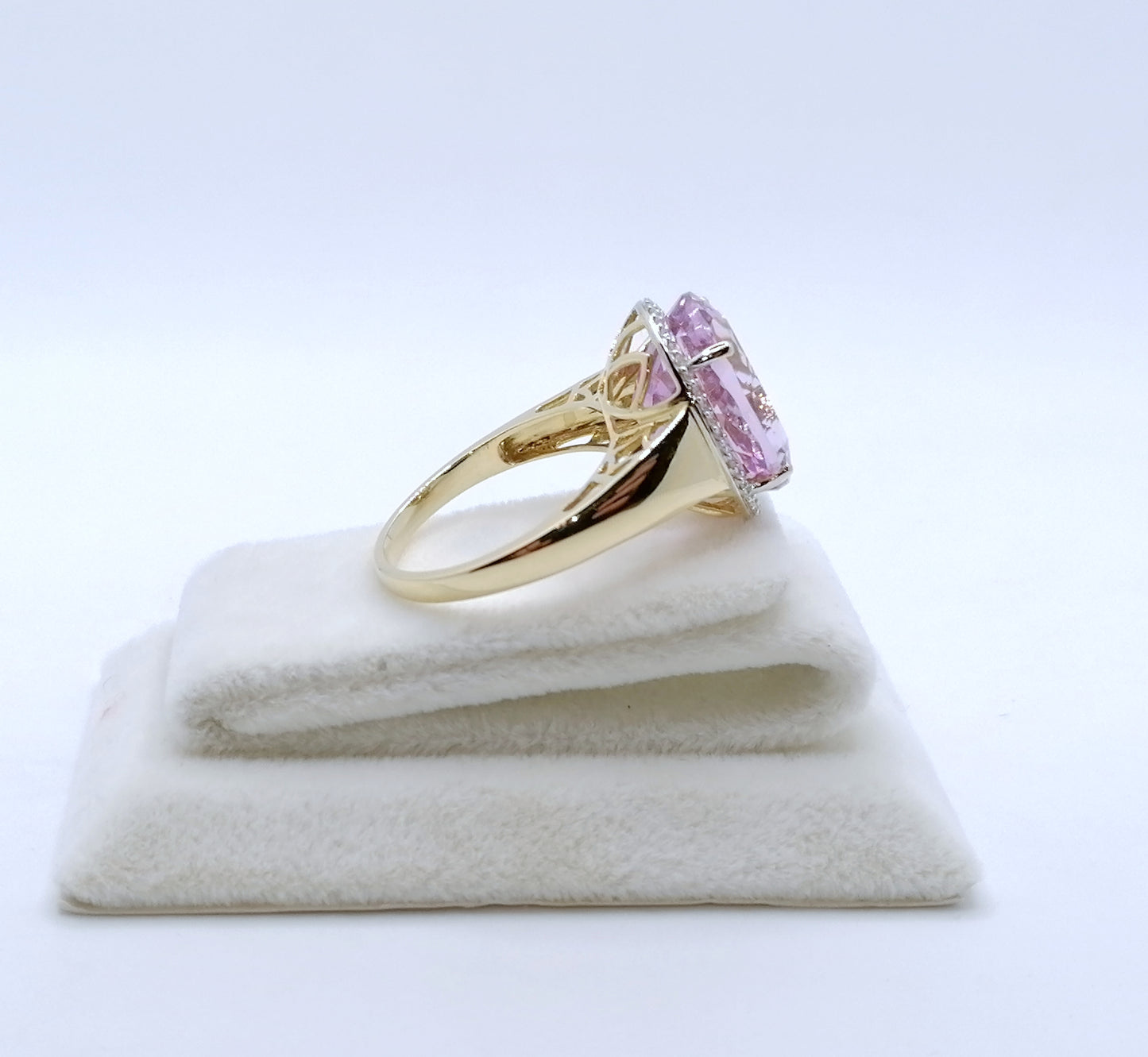 Ring Gold 585er mit Kunzit und Diamanten Harry Ivens