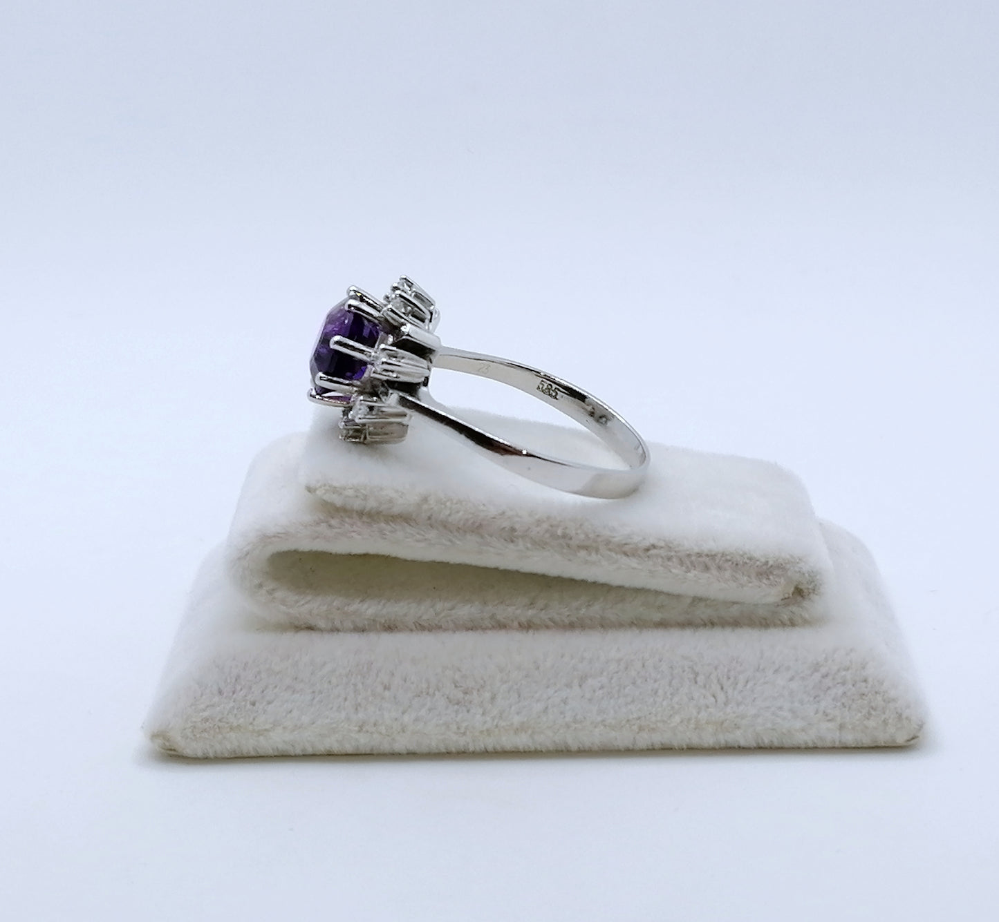 Ring Gold 585er mit Amethyst und Brillanten Gr. 63