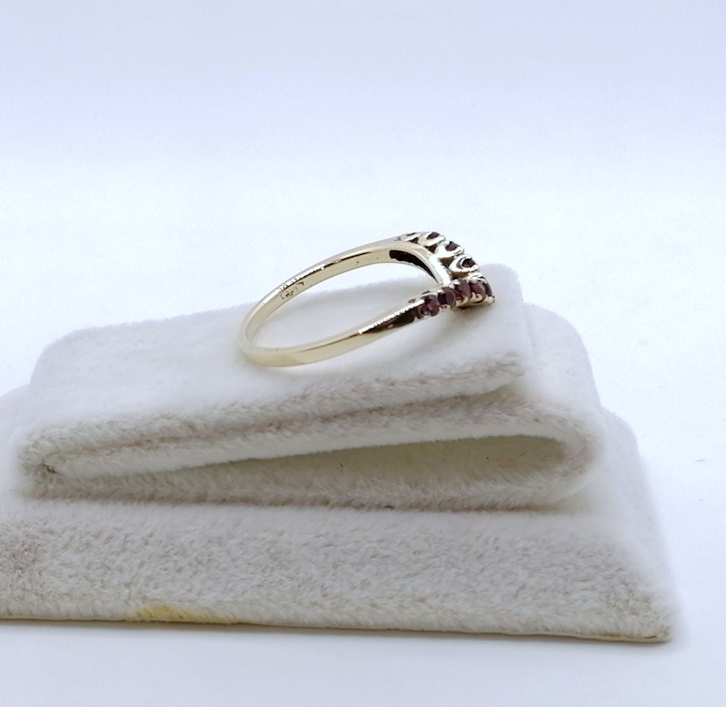 Ring Gold 585er mit Rubin Steinchen Gr. 53