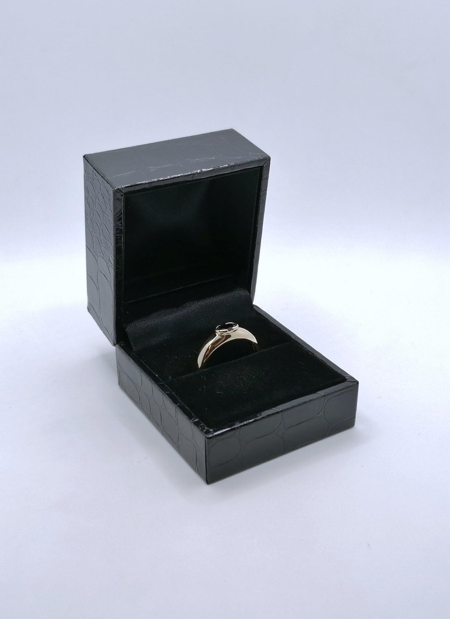 Ring Gold 585er mit Saphir Gr. 57