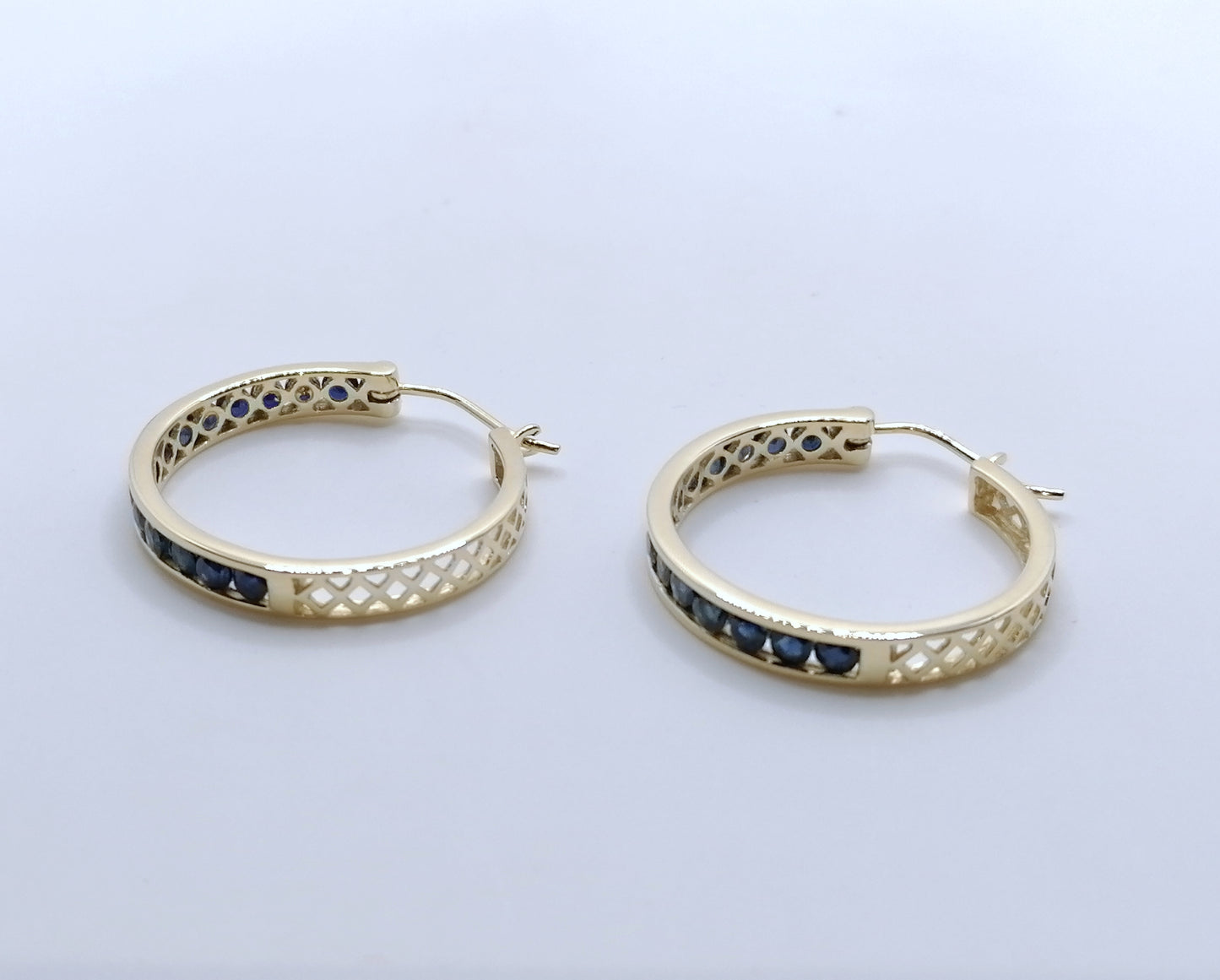 Creolen mit Saphir Edelsteinen 585er Gold Ohrringe