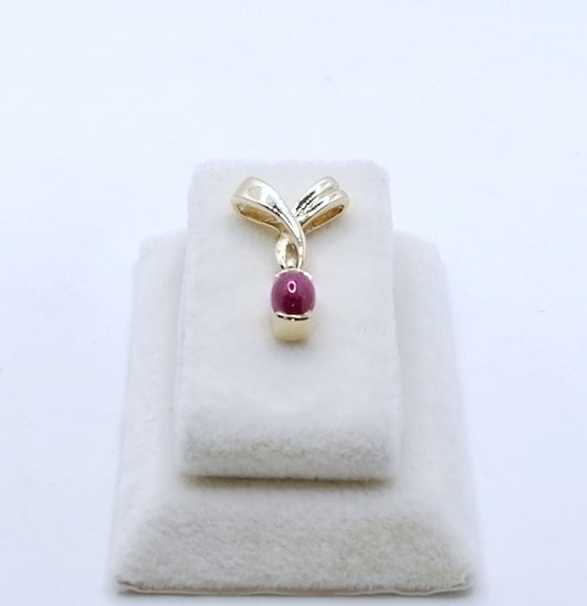 Anhänger 375er Gold mit Rubin Cabochon