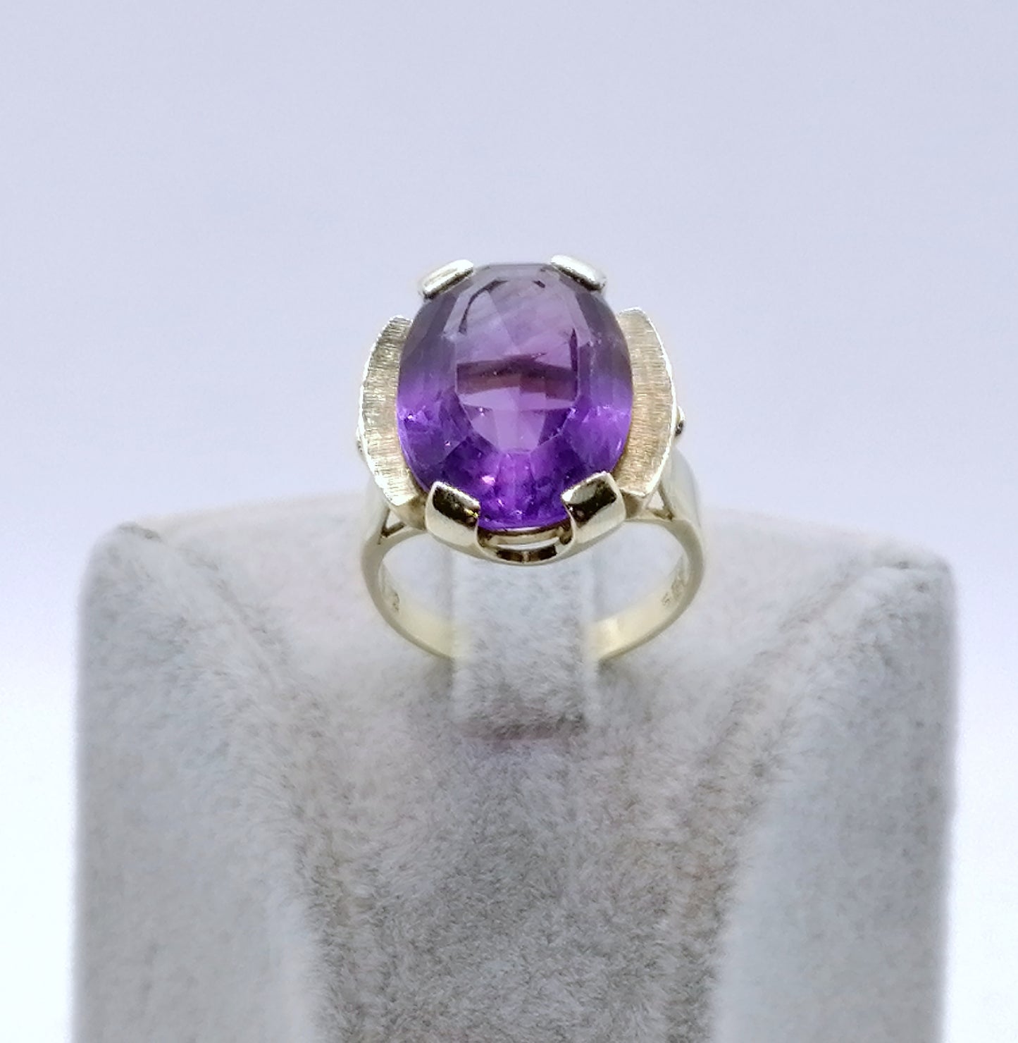 Ring Gold 585er mit Amethyst Prunkvoll Gr. 57