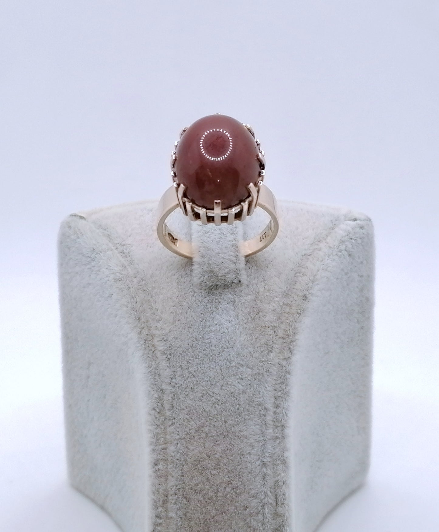 Ring Gold 333er mit Karneol Cabochon Gr. 53