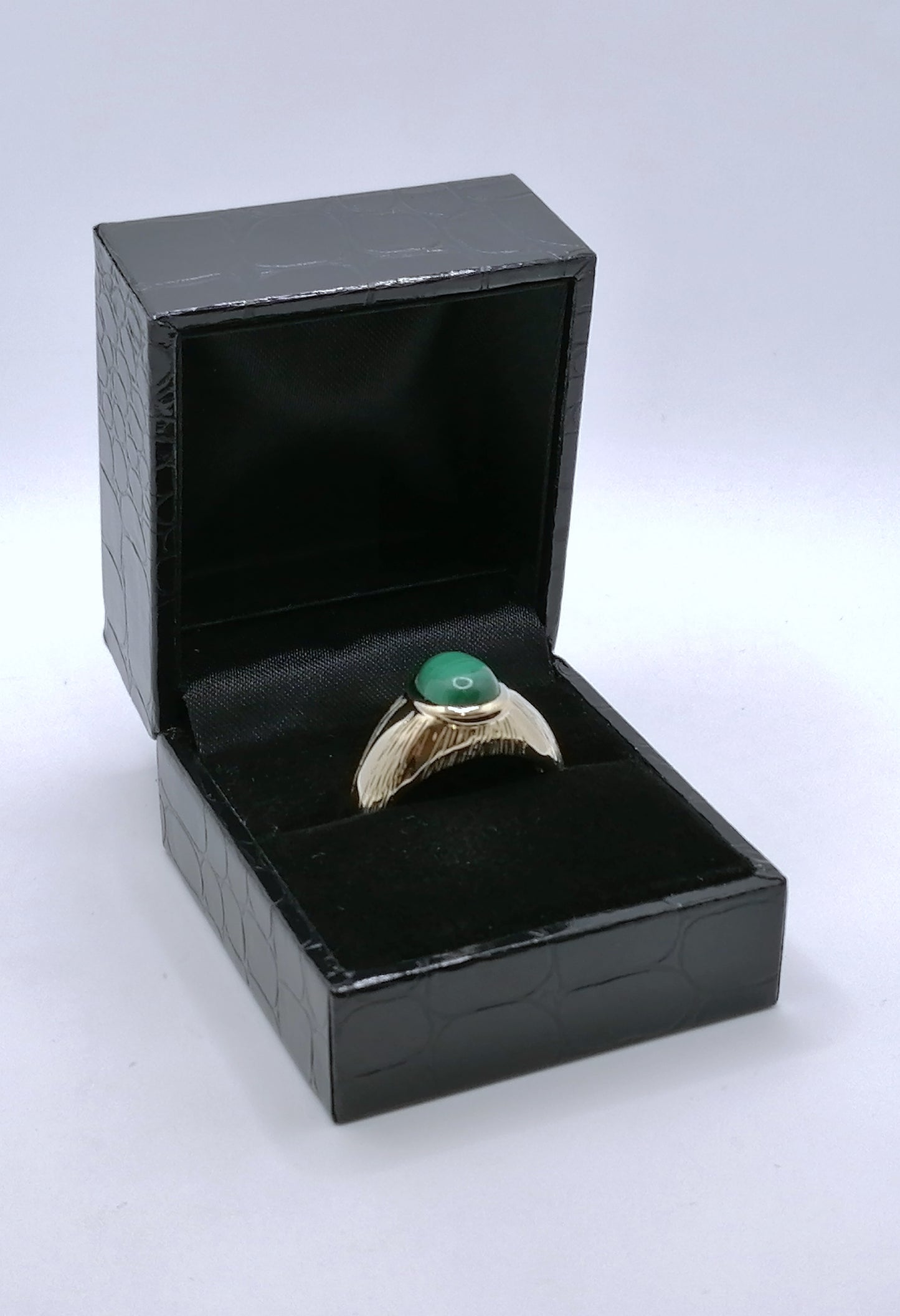 Englischer Ring Gold 375er mit Malachit