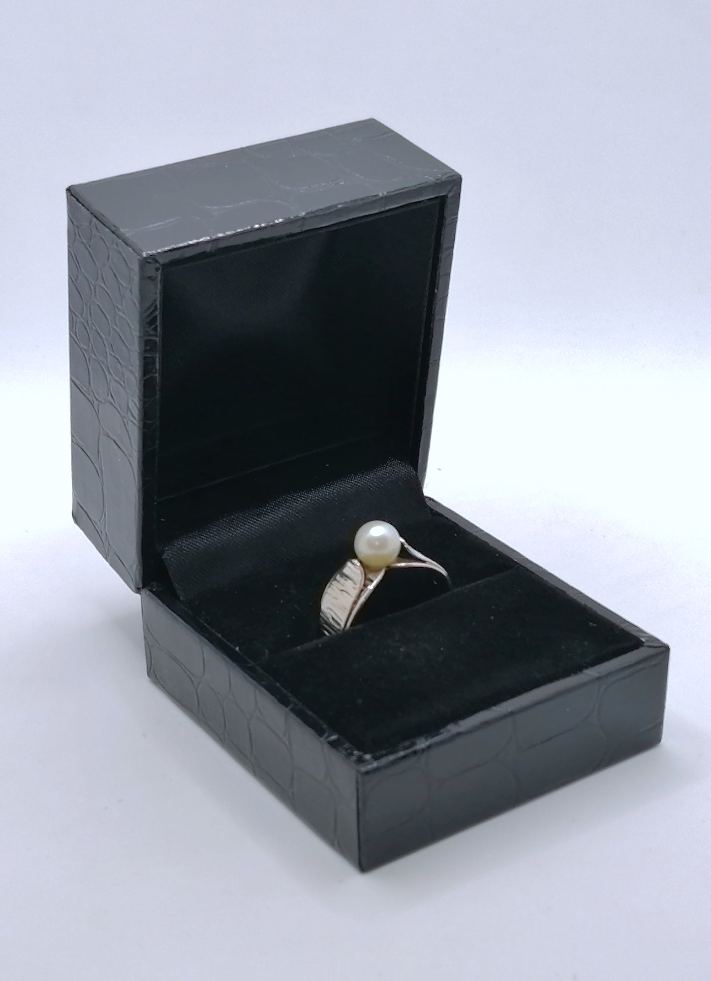 Ring Gold 333er vintage Perlenring Gr. 52
