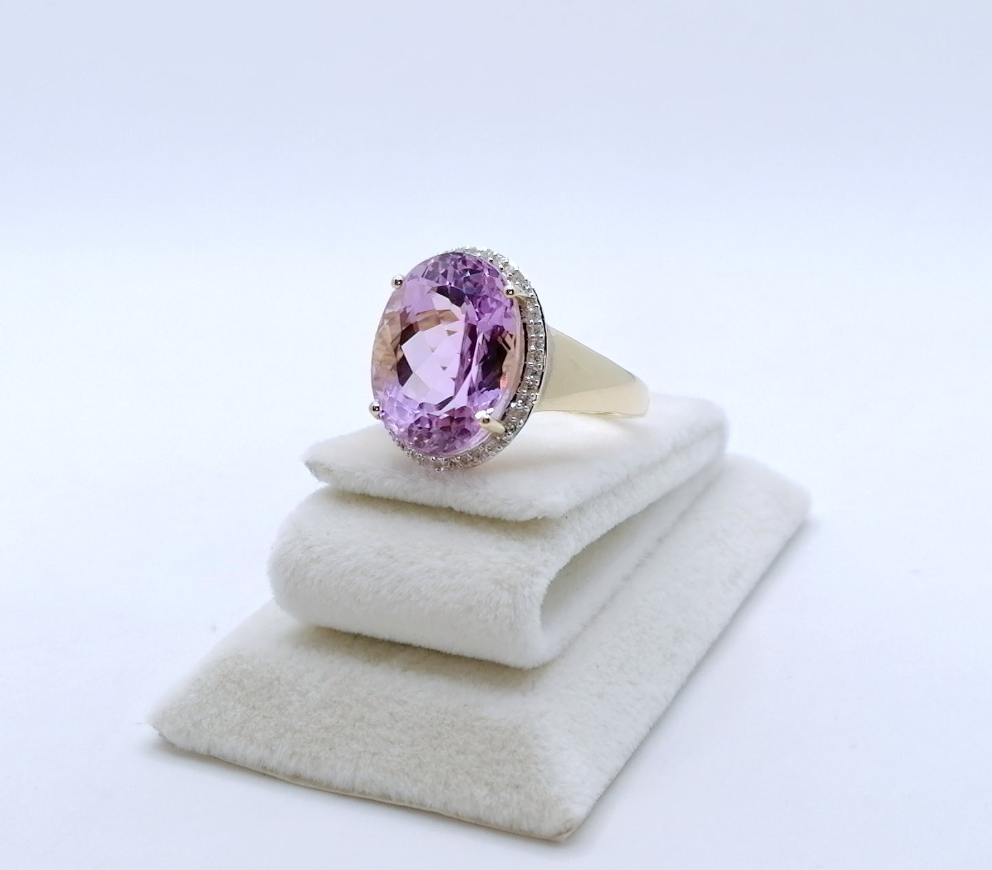 Ring Gold 585er mit Kunzit und Diamanten Harry Ivens