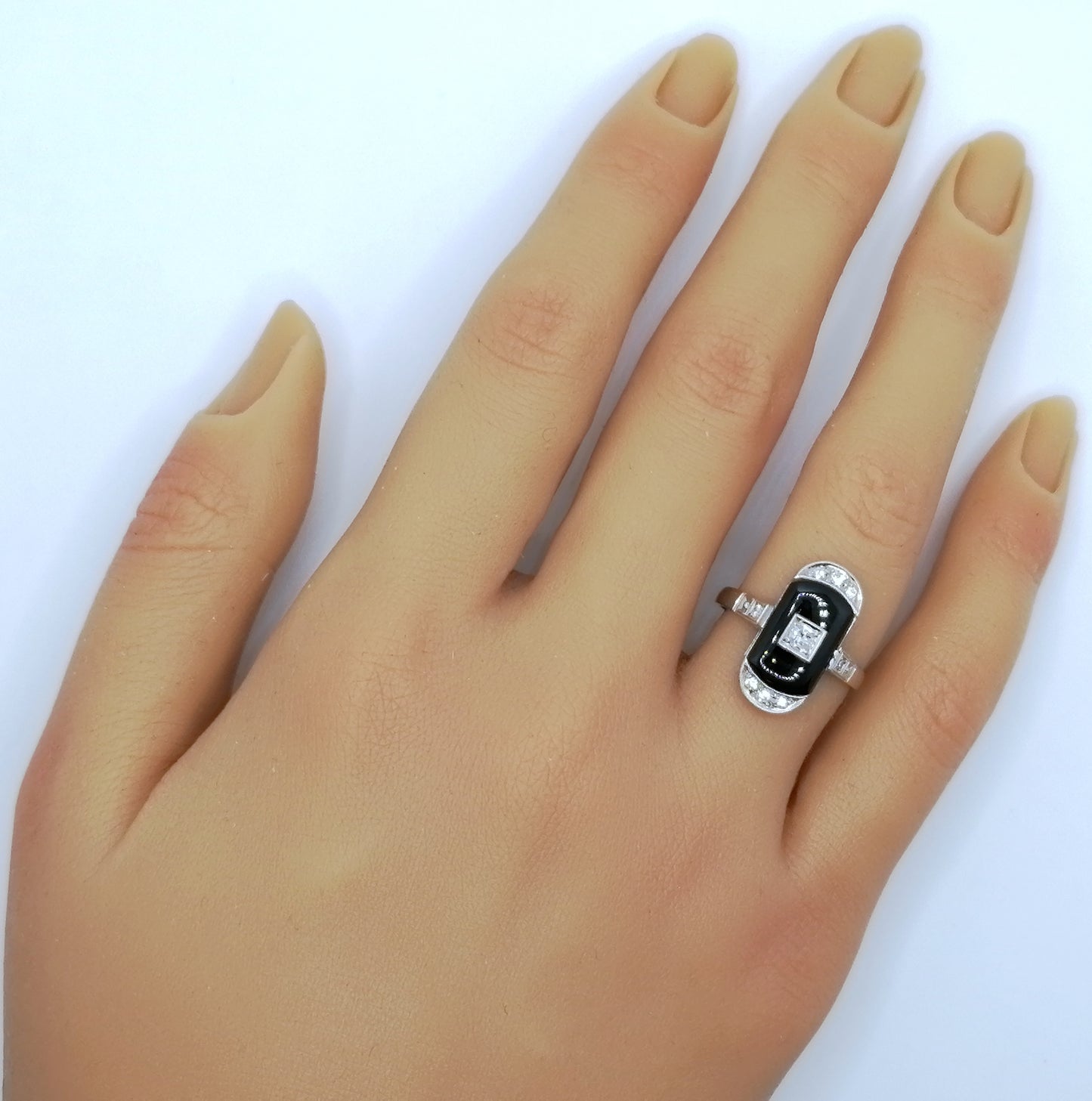 Ring Art Deco 585er Weißgold mit Onyx und Brillant Gr. 53