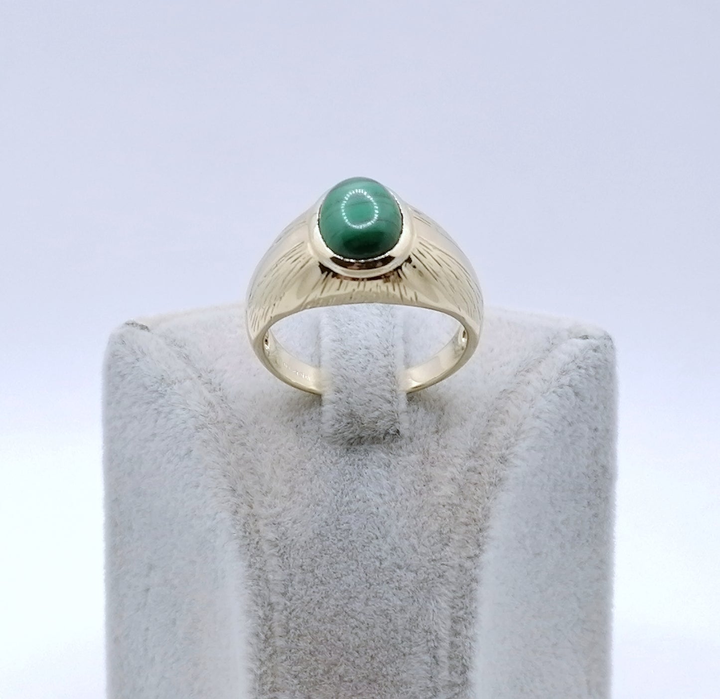 Englischer Ring Gold 375er mit Malachit