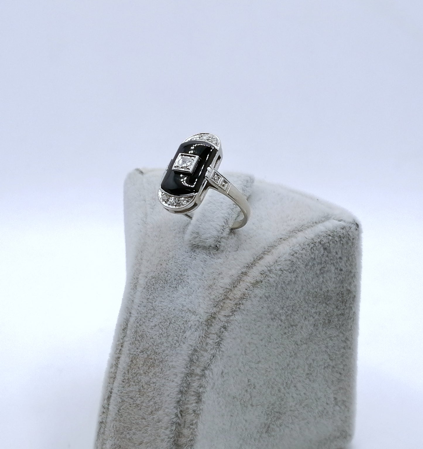 Ring Art Deco 585er Weißgold mit Onyx und Brillant Gr. 53