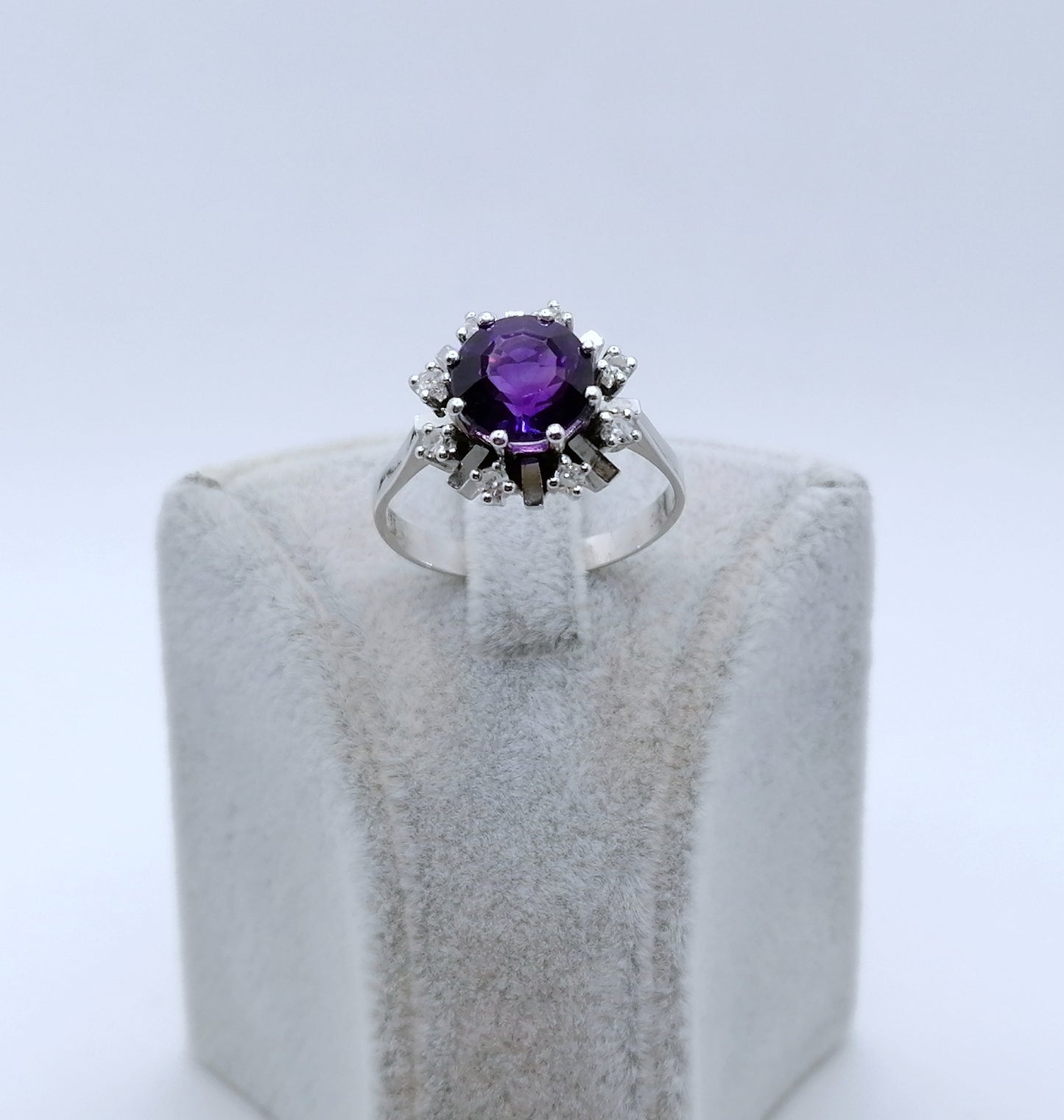 Ring Gold 585er mit Amethyst und Brillanten Gr. 63