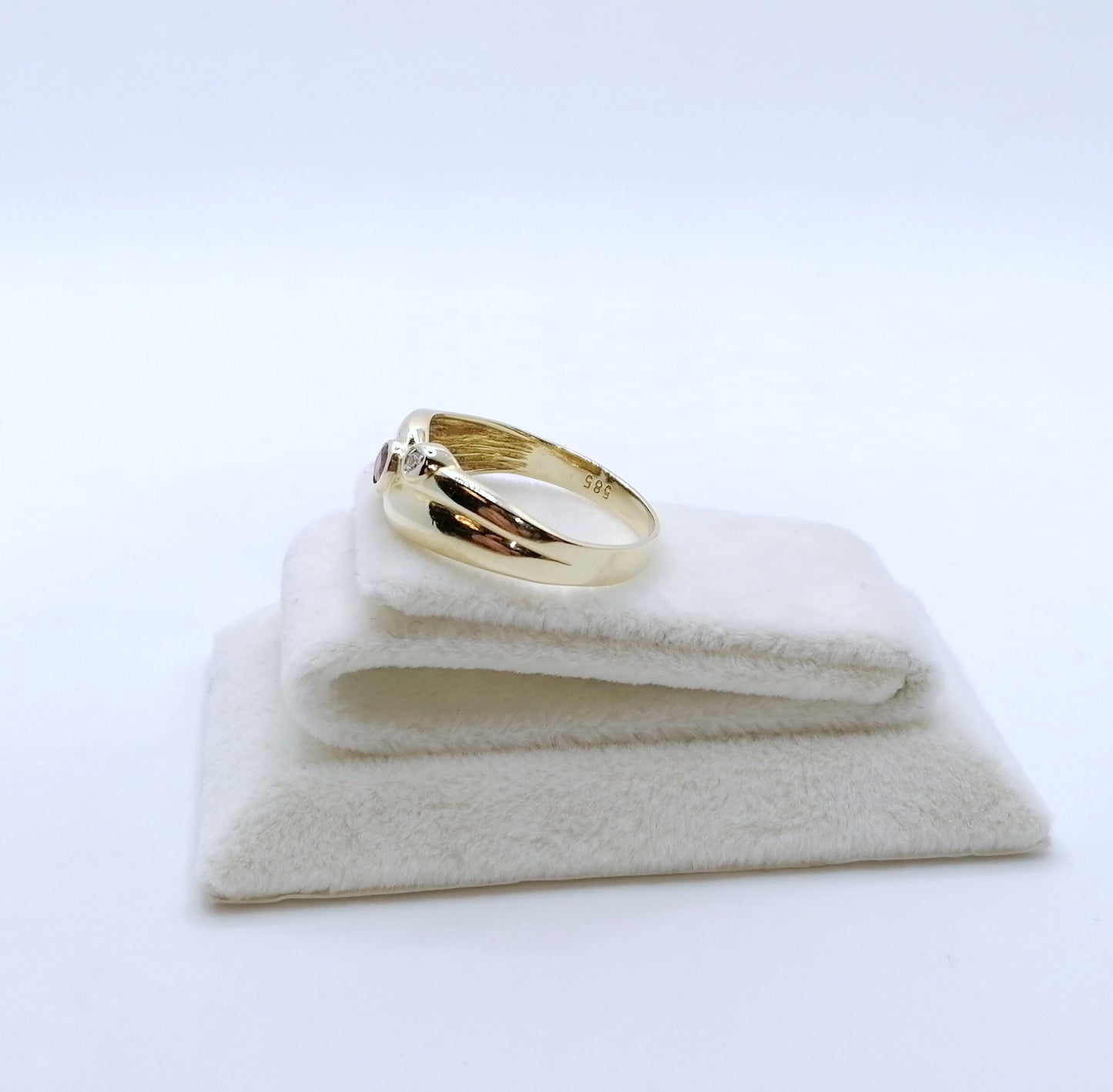 Ring Gold 585er mit Rubin und Diamantsplitter Gr. 60