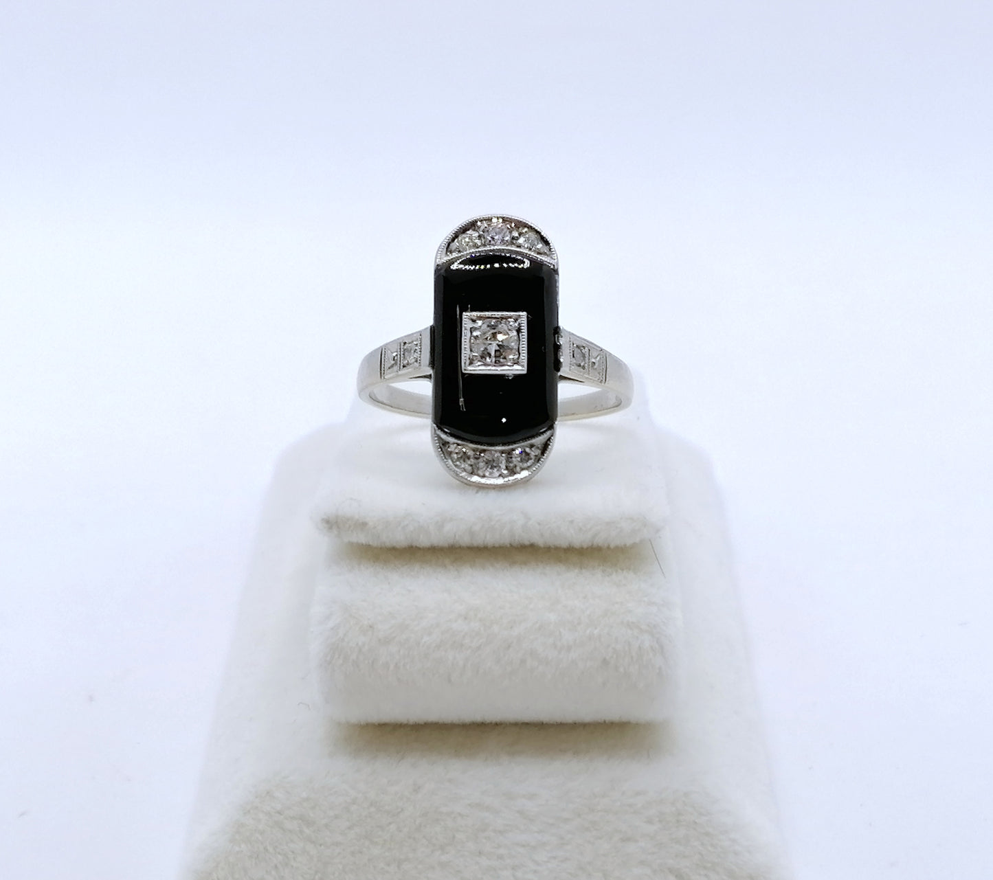Ring Art Deco 585er Weißgold mit Onyx und Brillant Gr. 53