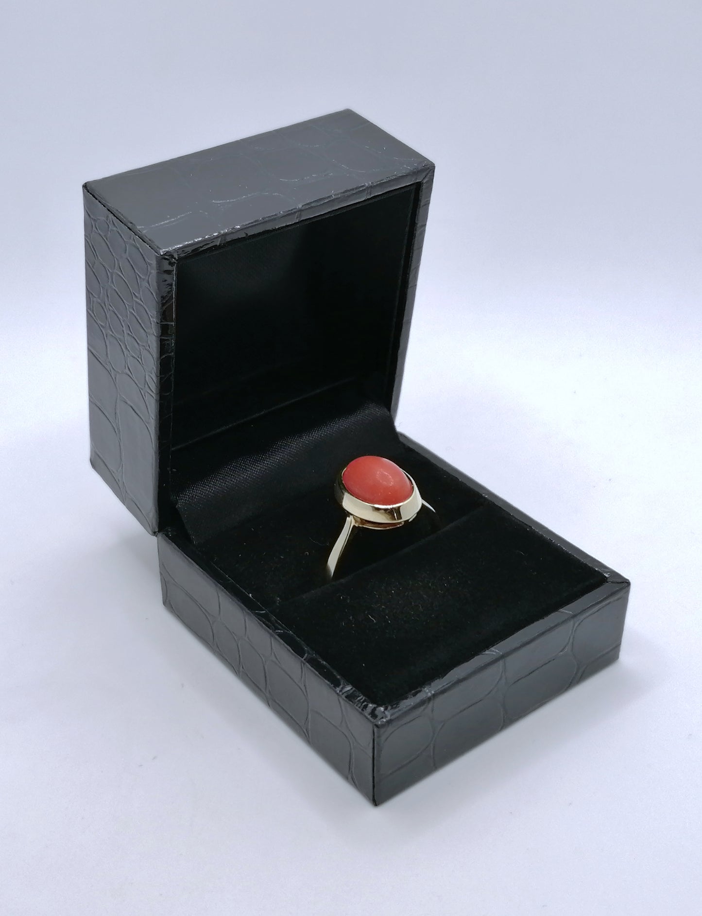 Ring Gold 333er mit Koralle Gr. 63