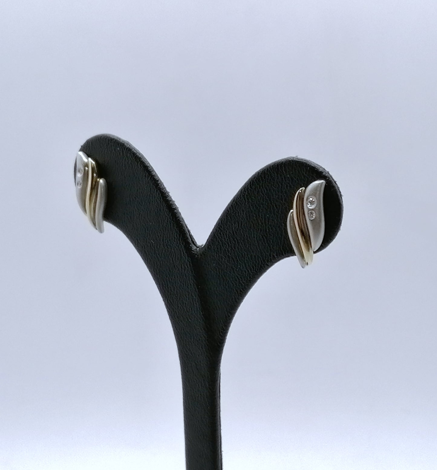 Ohrstecker 333er Gold Gelbgold Weißgold mit Diamantsplitter