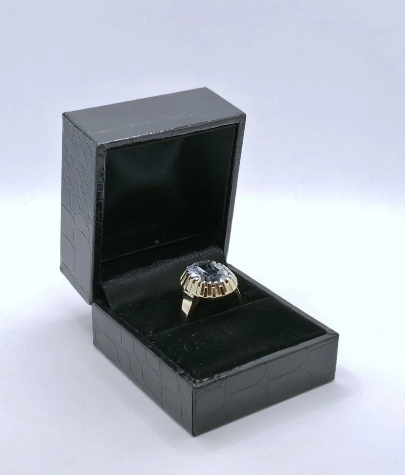Ring Gold 585er mit Spinell Gr. 53