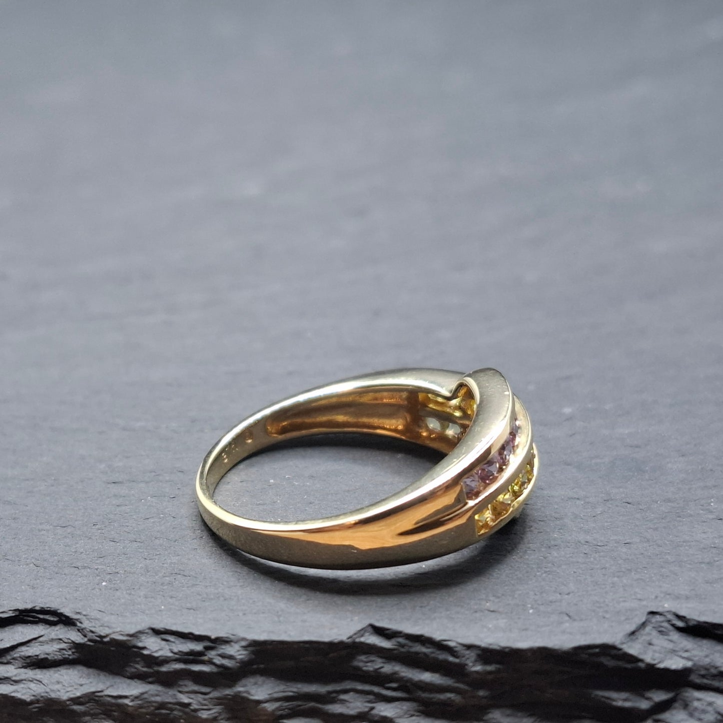 Ring Gold 585er mit farbigen Saphir Edelsteinen Gr. 60