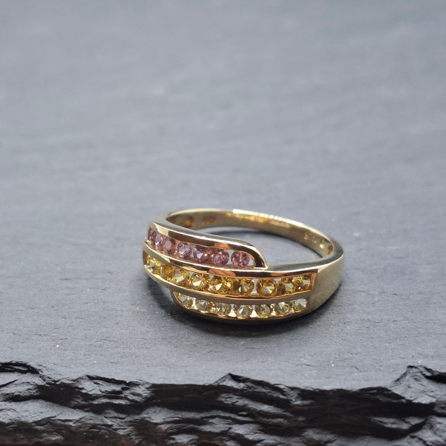Ring Gold 585er mit farbigen Saphir Edelsteinen Gr. 60