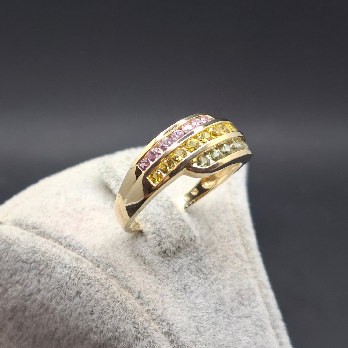 Ring Gold 585er mit farbigen Saphir Edelsteinen Gr. 60