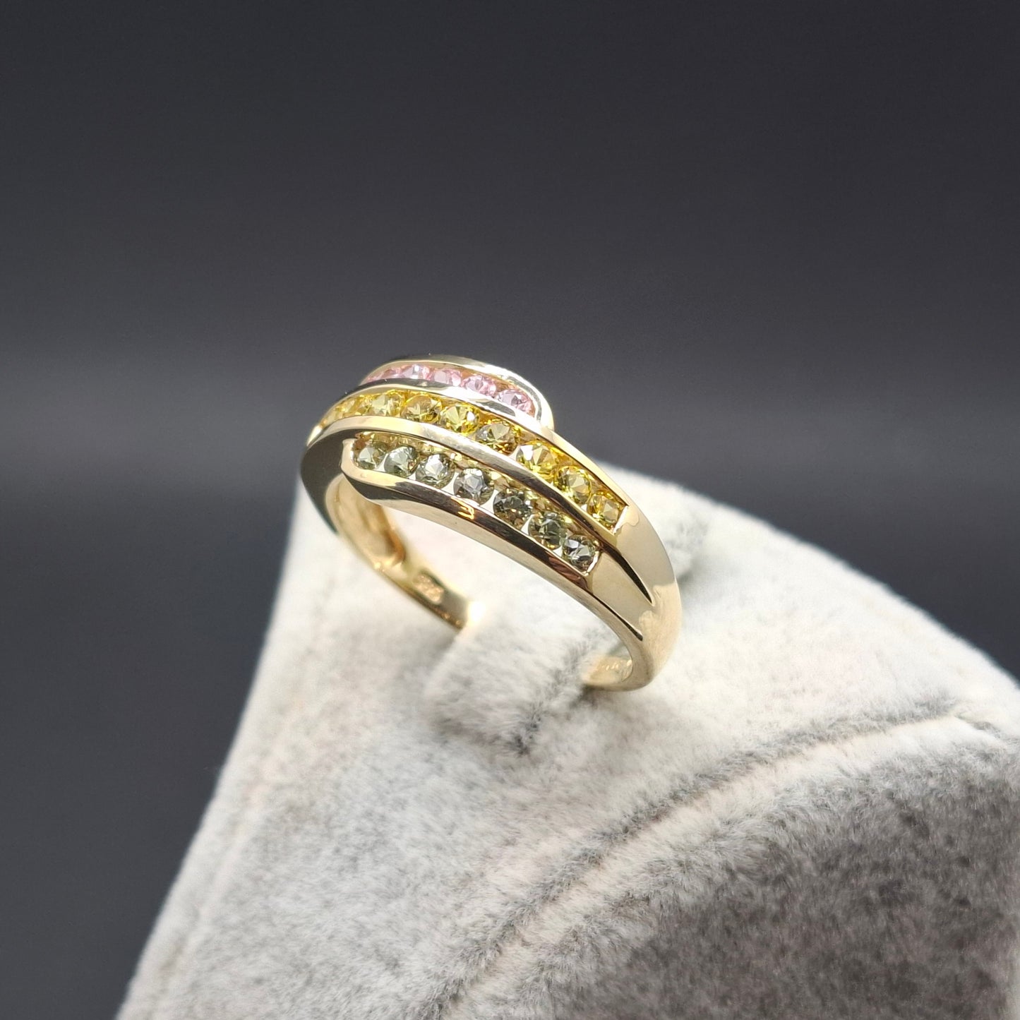 Ring Gold 585er mit farbigen Saphir Edelsteinen Gr. 60