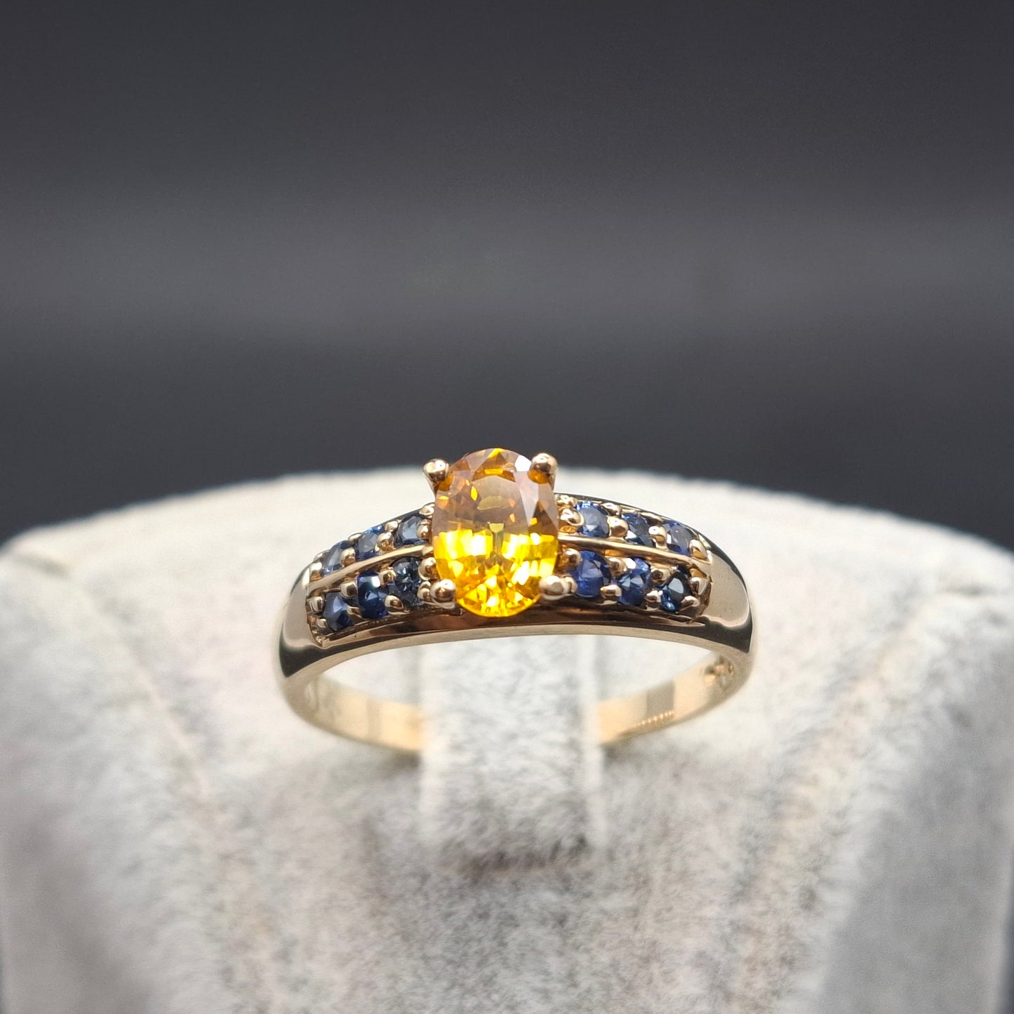 Harry Ivens Ring Gold 375er mit gelbem und blauen Saphir Edelsteinen Gr. 60