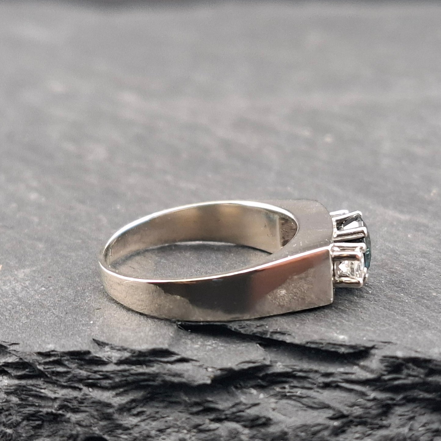 Ring Weißgold 750 mit Saphir und Brillanten