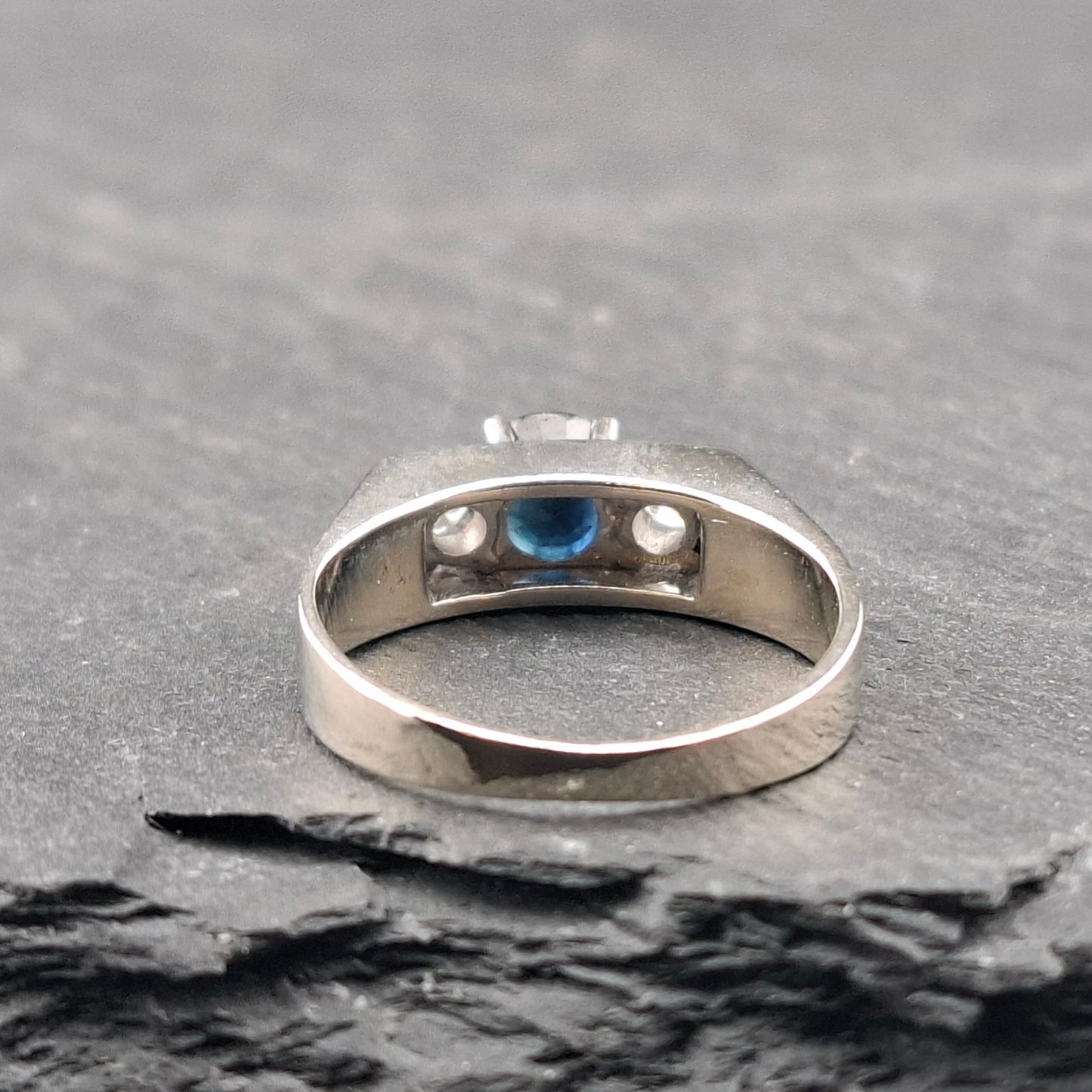 Ring Weißgold 750 mit Saphir und Brillanten