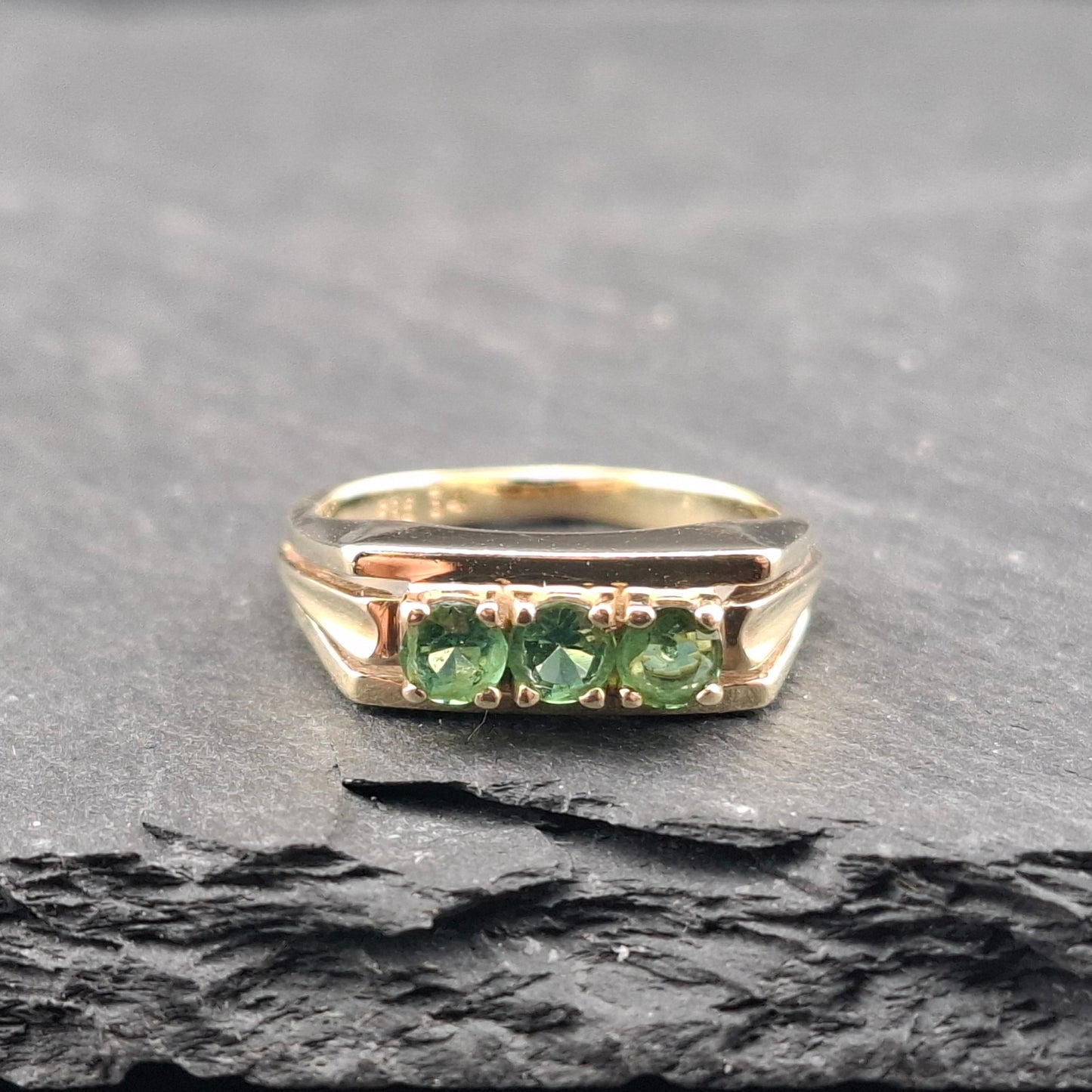 Ring Gold 585er mit Smaragd Edelsteinen