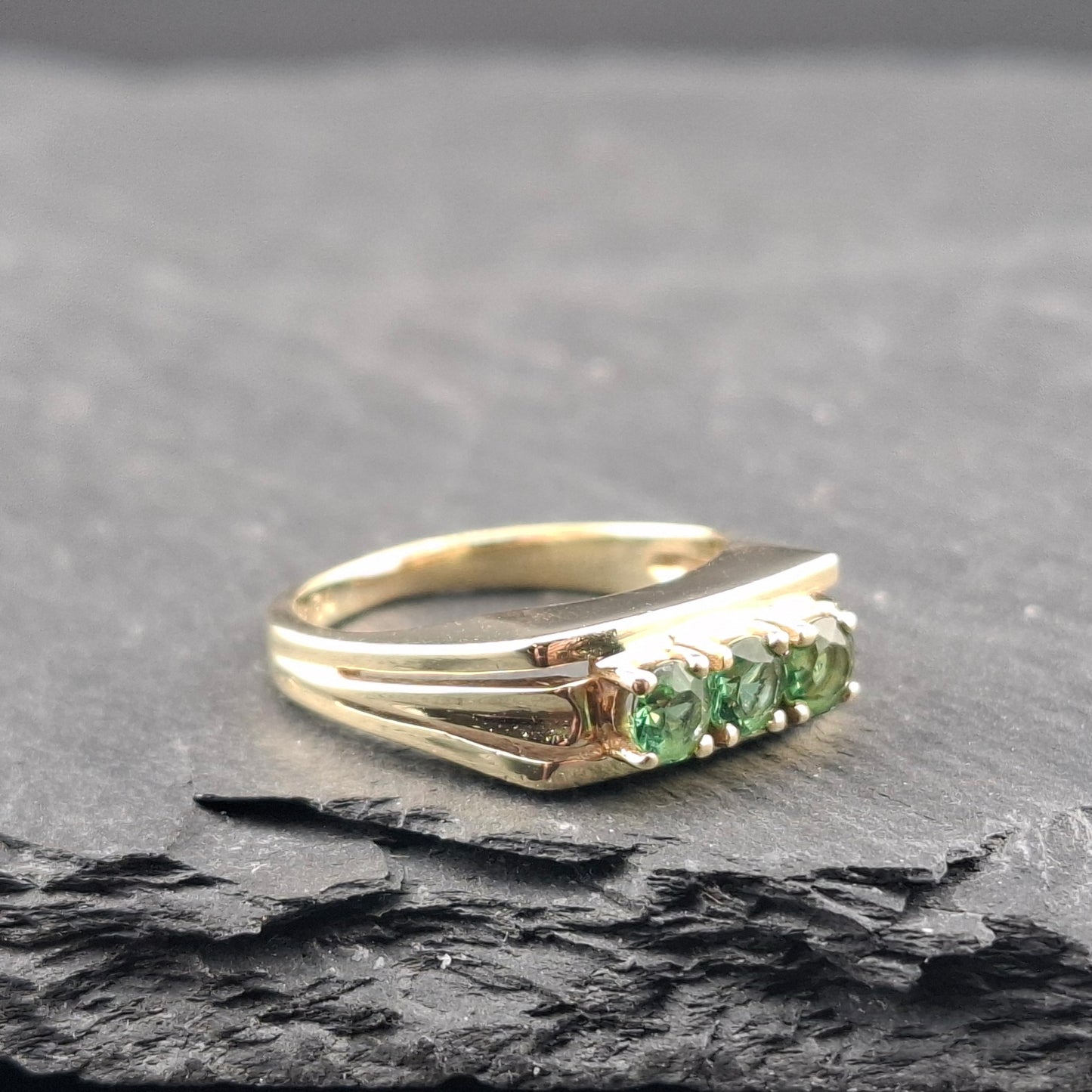 Ring Gold 585er mit Smaragd Edelsteinen