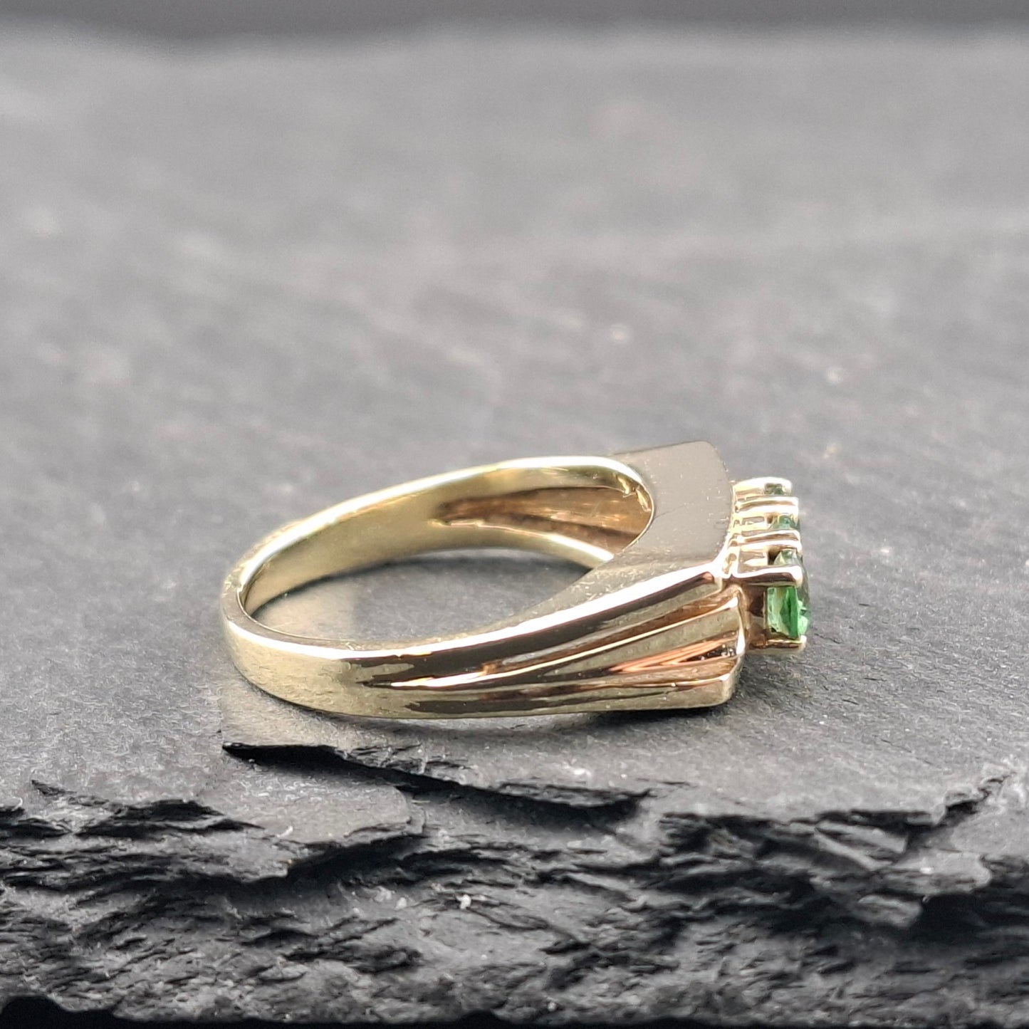 Ring Gold 585er mit Smaragd Edelsteinen