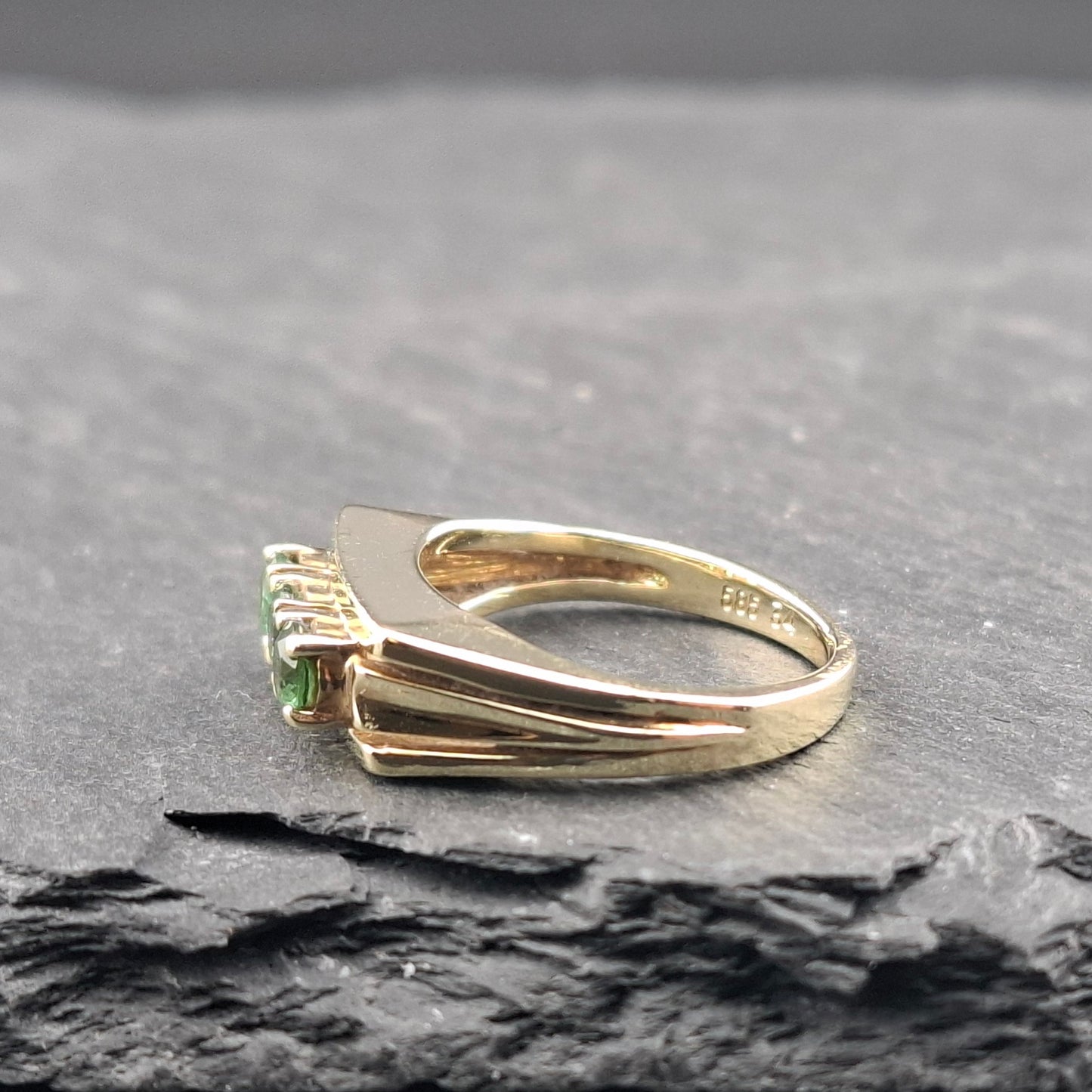 Ring Gold 585er mit Smaragd Edelsteinen