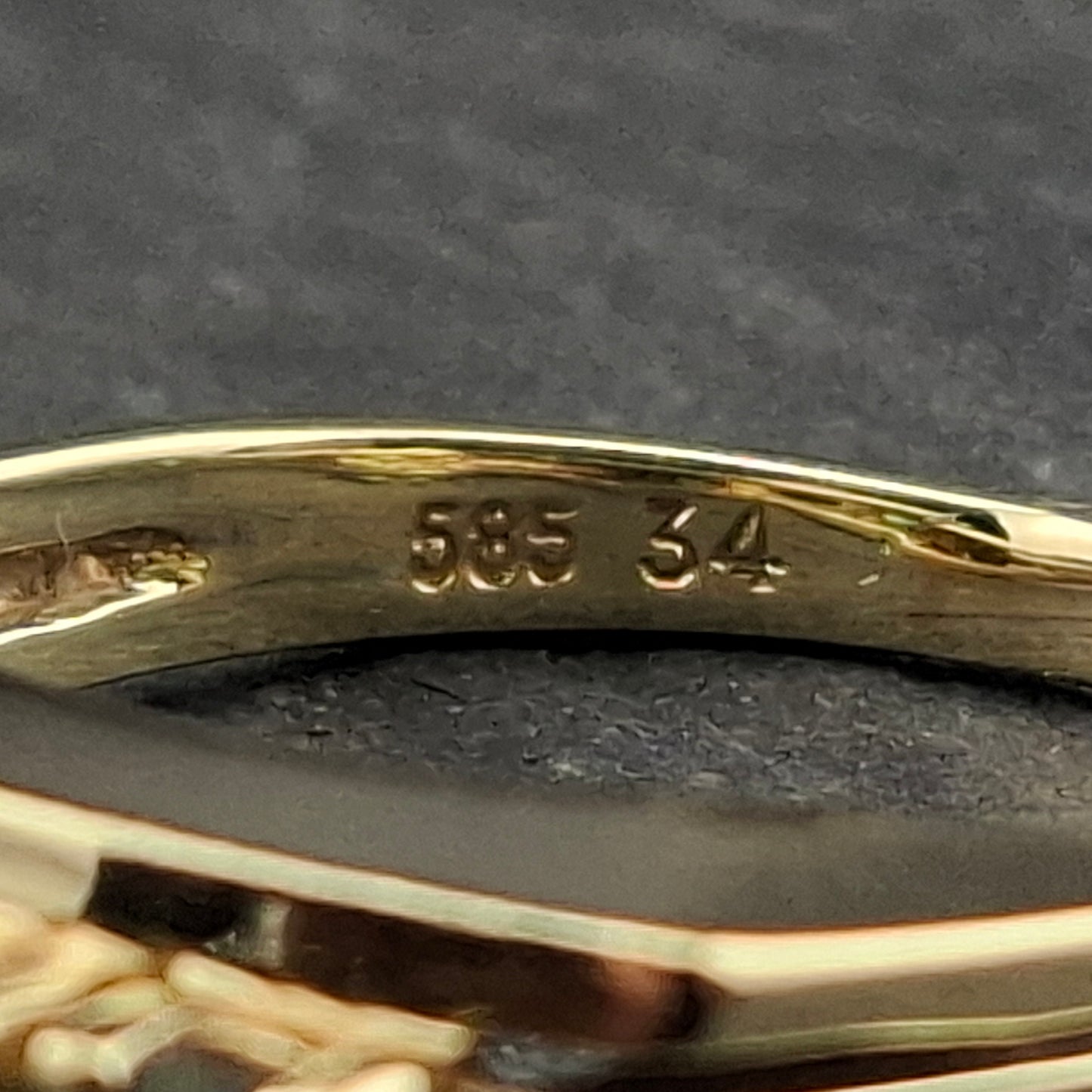 Ring Gold 585er mit Smaragd Edelsteinen