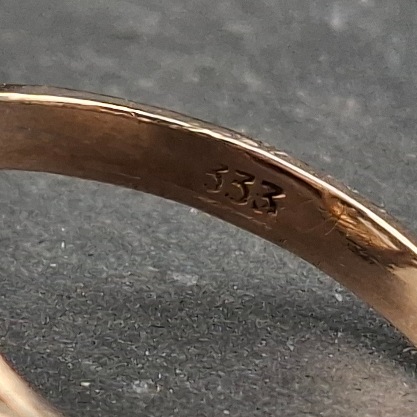 Ring Gold 333er Rotgold mit Granatstein