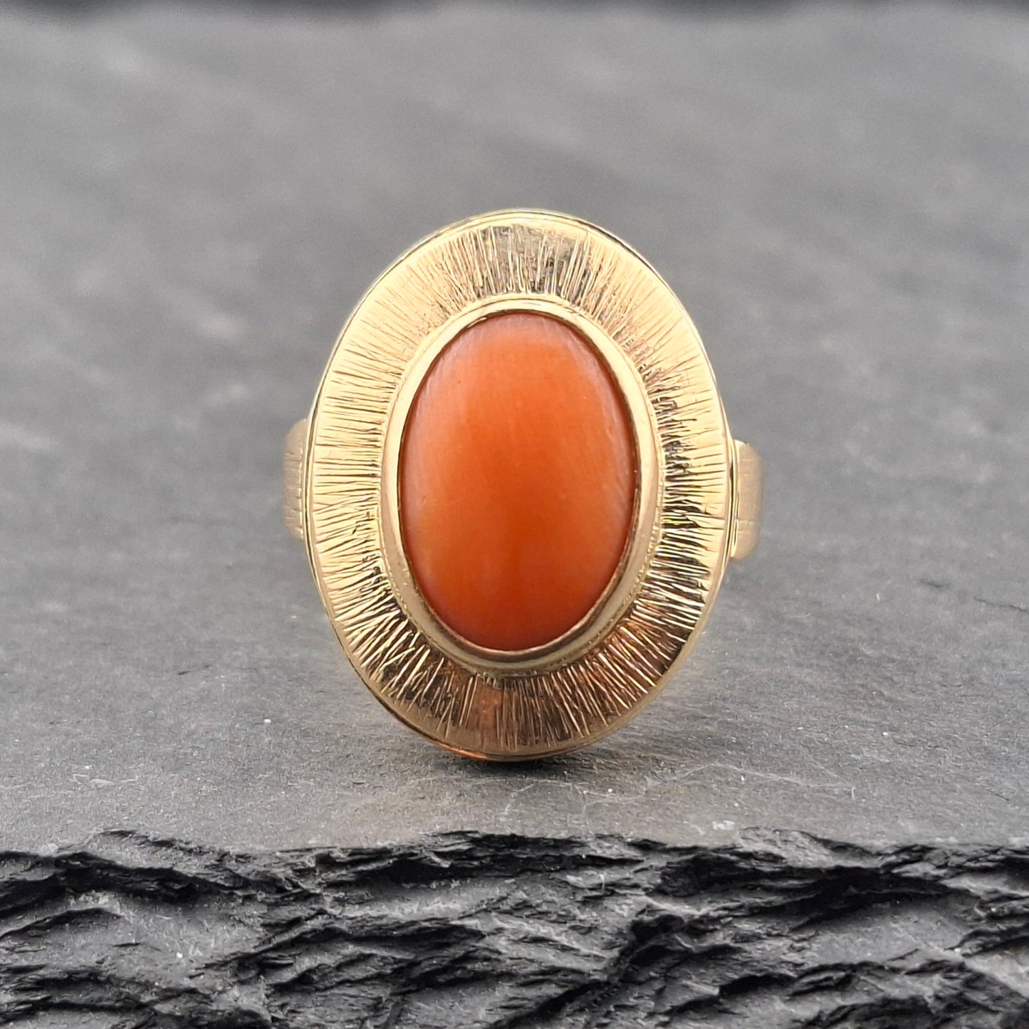 Ring Gold 585er mit Koralle Gr. 56