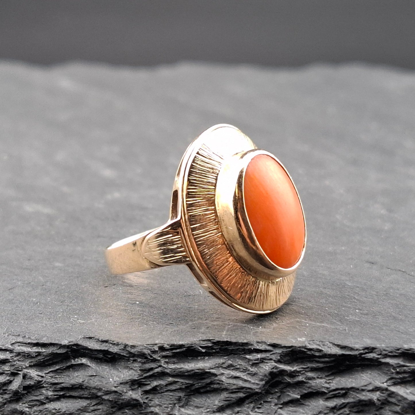 Ring Gold 585er mit Koralle Gr. 56