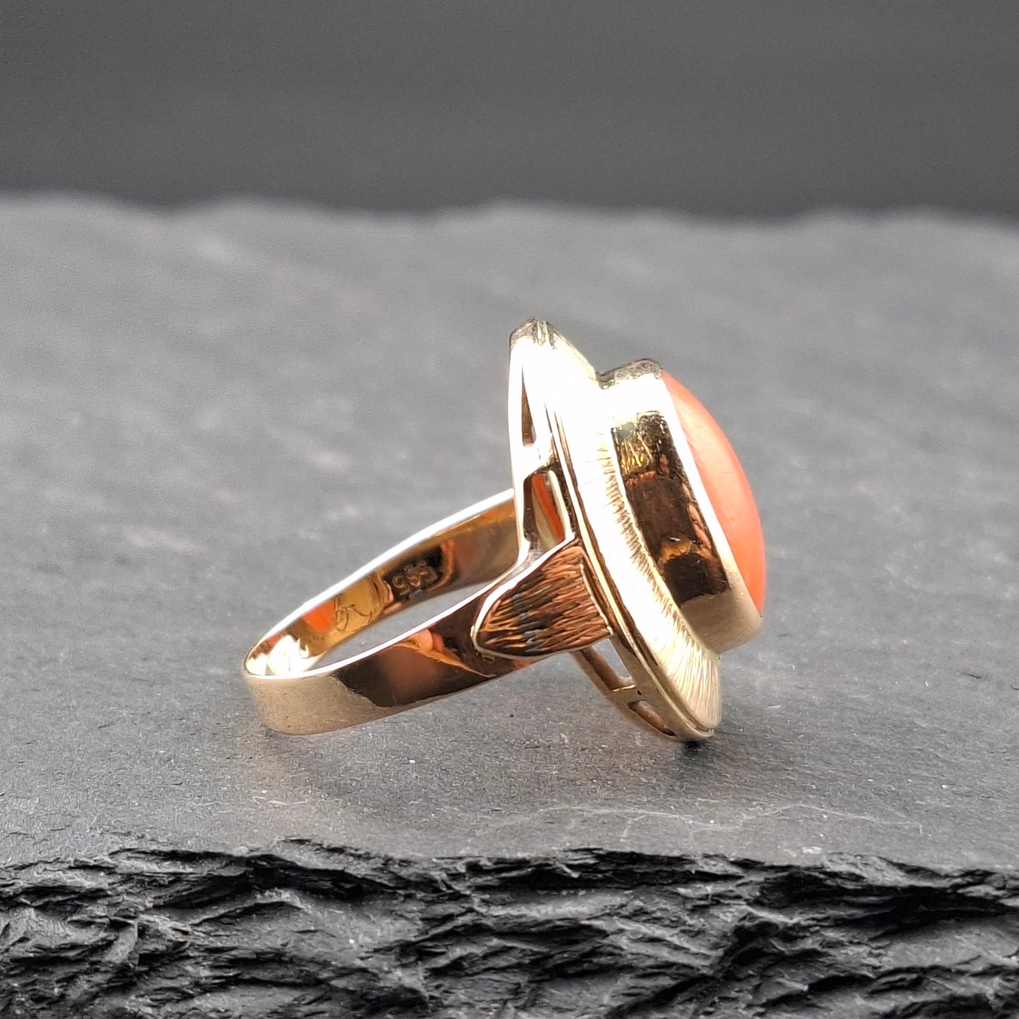 Ring Gold 585er mit Koralle Gr. 56